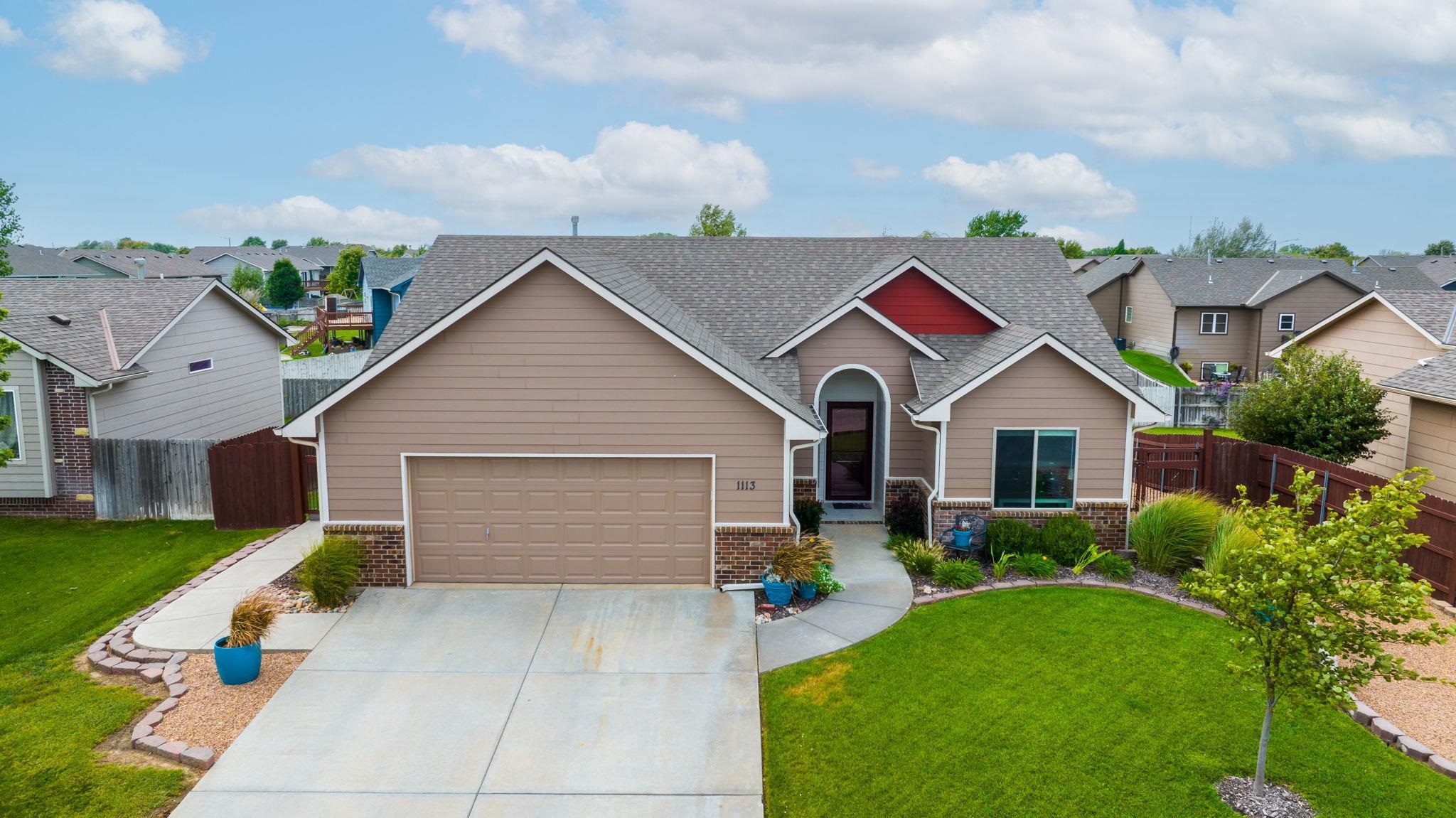 Photo of 1113 N Lake Edge Dr in Goddard, KS