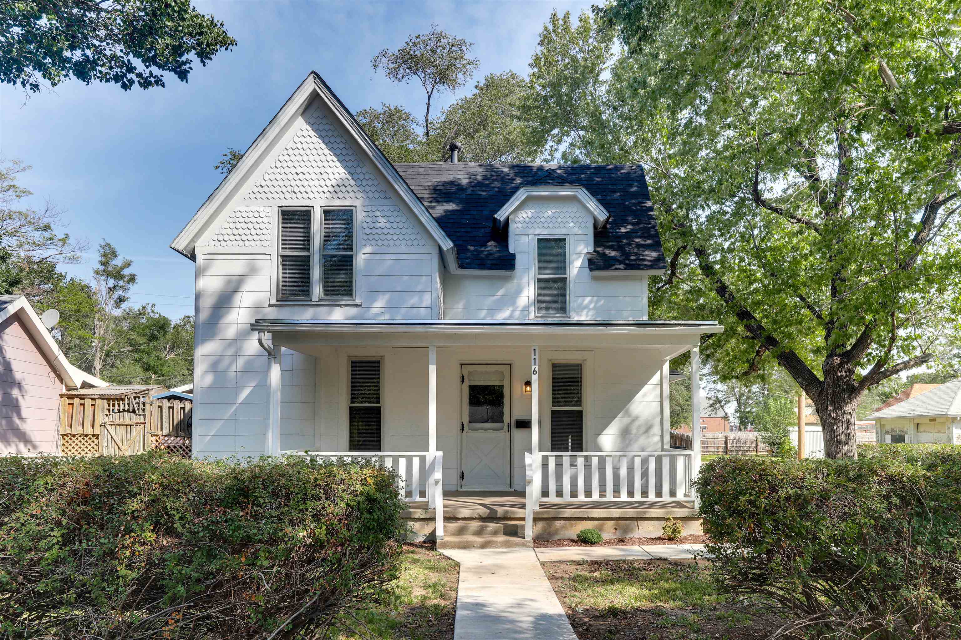 Photo of 116 SW 3rd St in Newton, KS