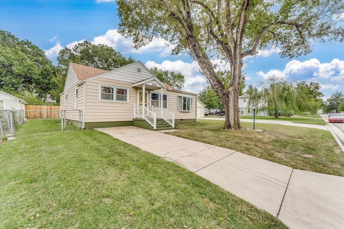 Photo of 322 N Arthur St in El Dorado, KS