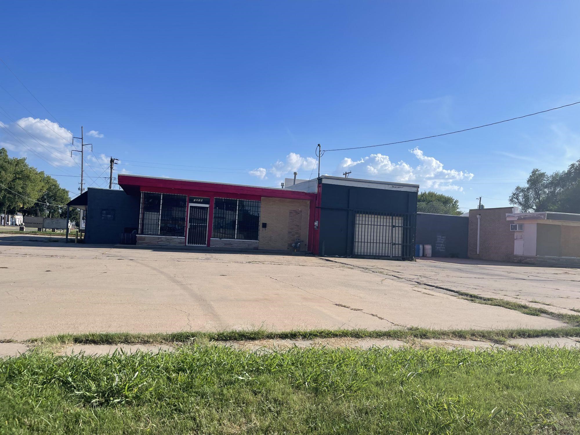 Photo of 2939 S Hillside Ave in Wichita, KS