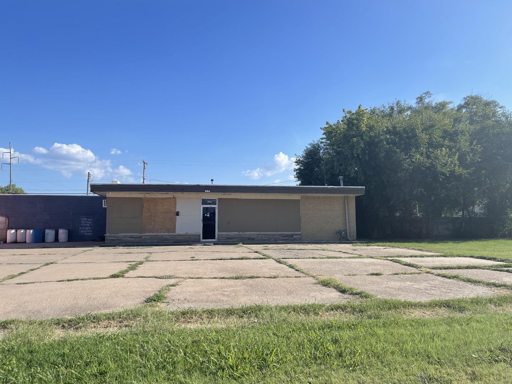 Photo of 3109 E Conamore St in Wichita, KS
