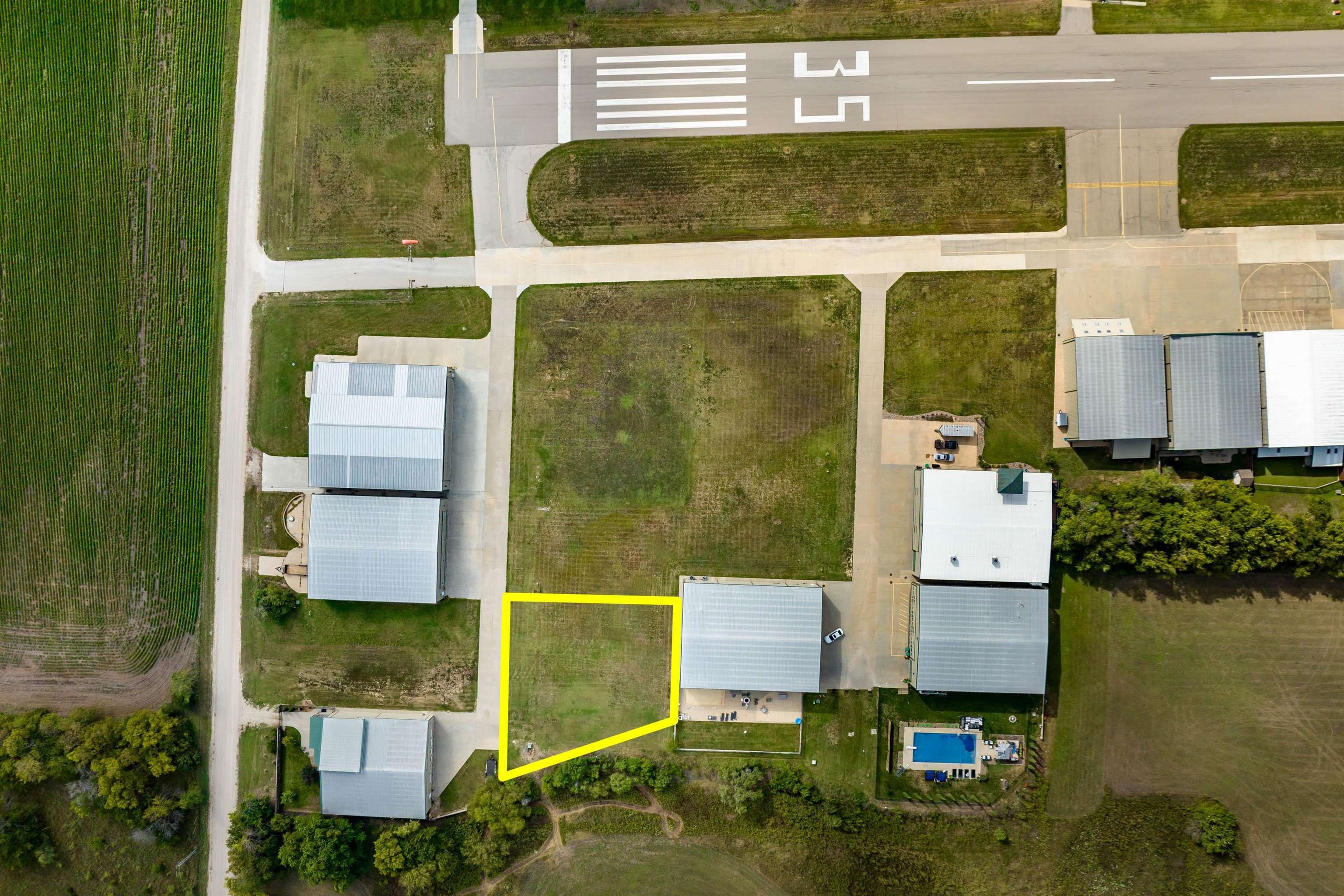 Photo of 320 Piper Dr in Benton, KS