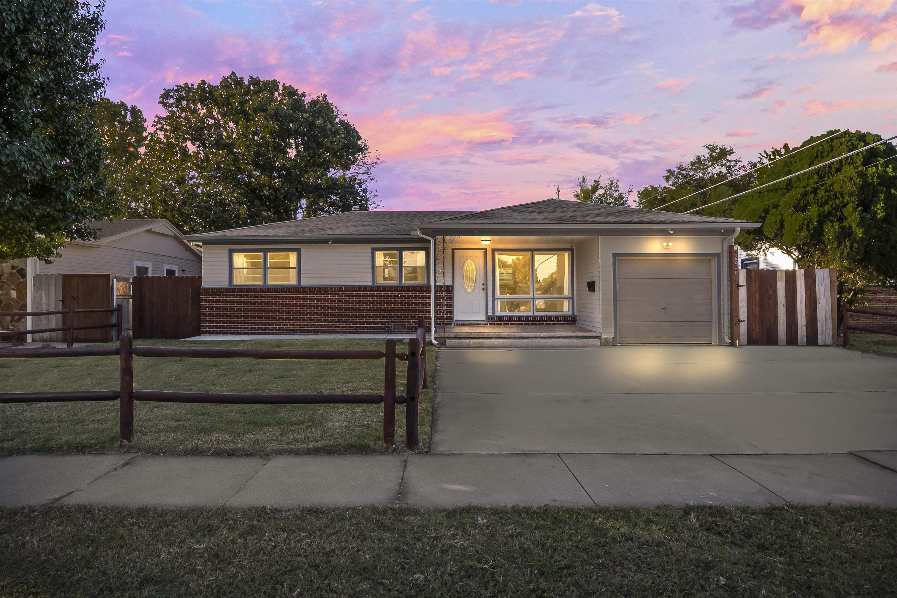 Charming 3 bedroom, 1 bath home located at 2315 W. Lydia.  This well maintained home boasts original