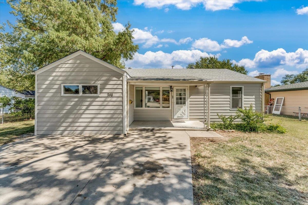 Beautiful Bungalow in NW Wichita - 3 Beds, 1 Bath, Oversized Detached Garage, and More! Welcome to t