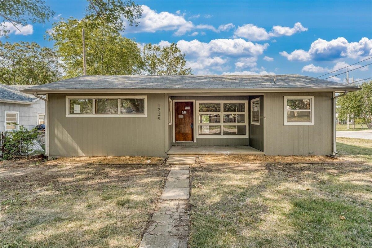 Photo of 1239 Bobbie St in Augusta, KS