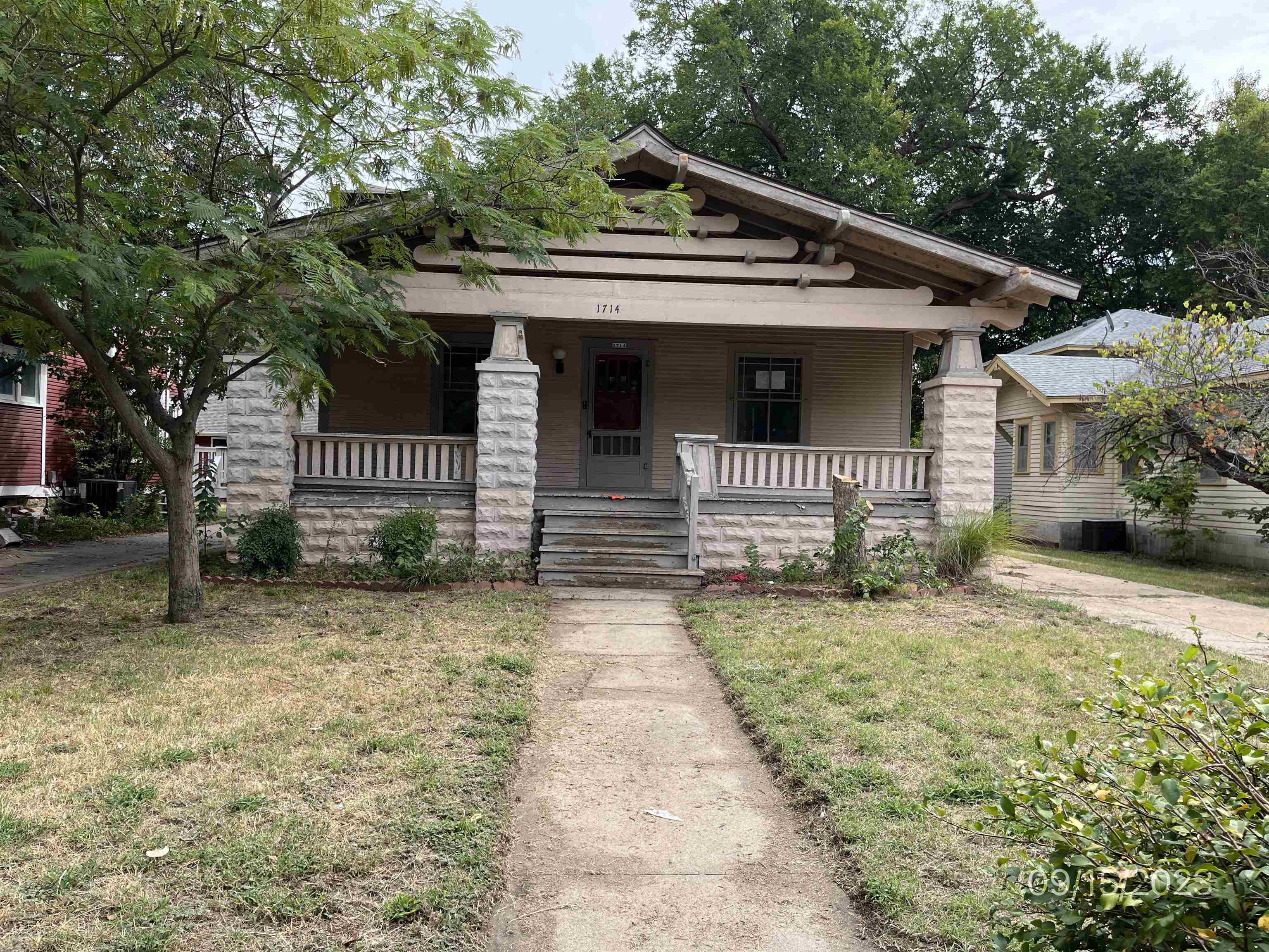 Photo of 1714 N Park Pl in Wichita, KS