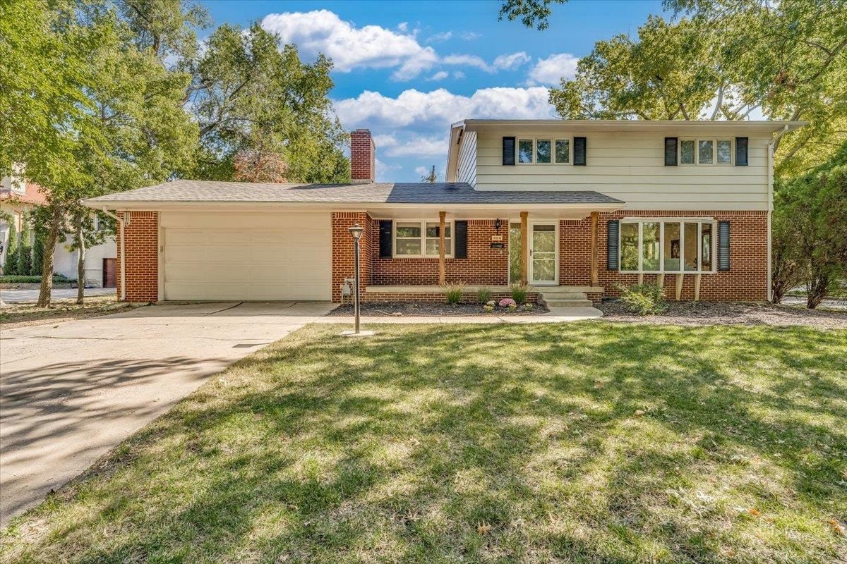 Photo of 404 N Broadview Ave in Wichita, KS