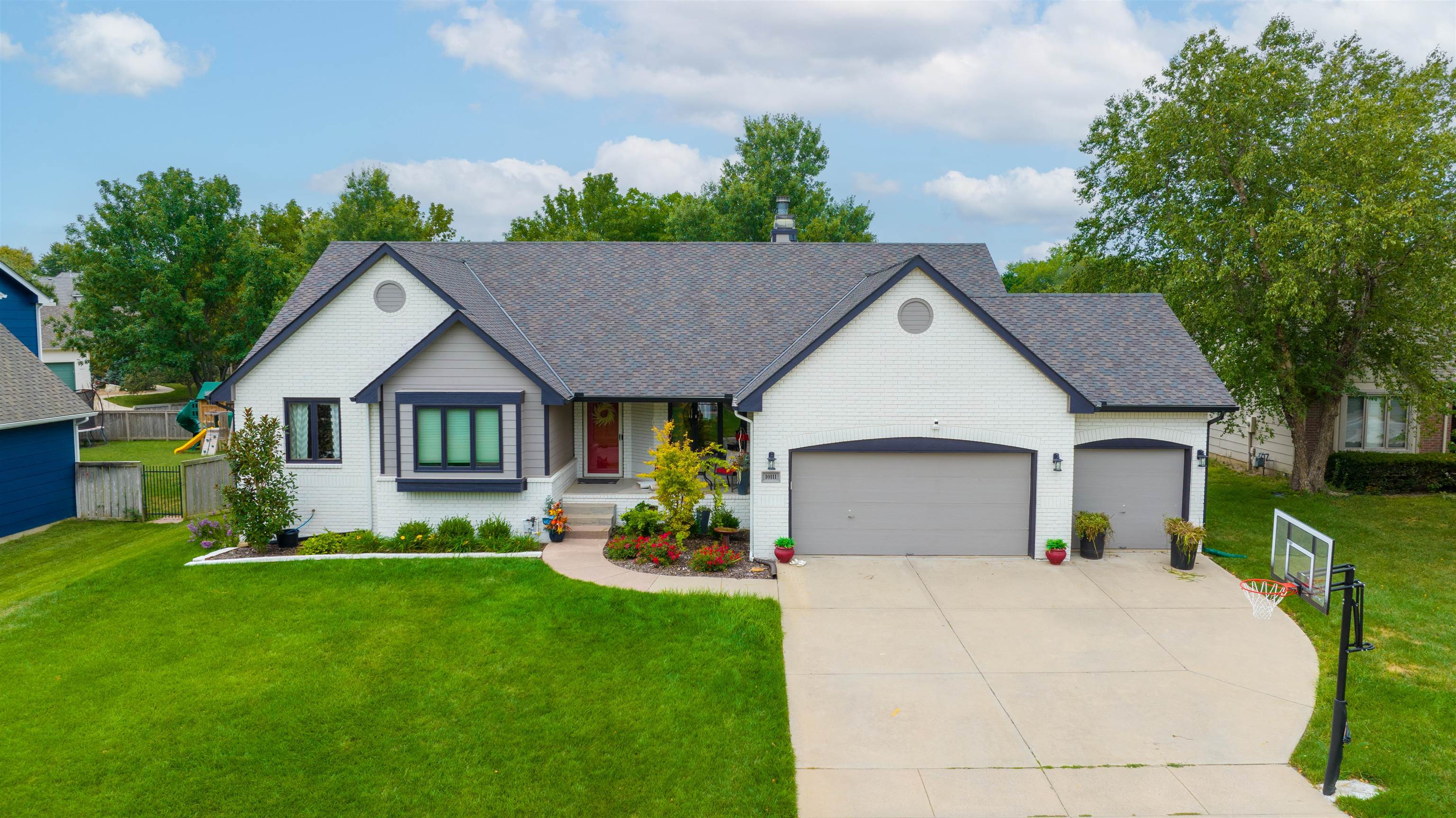 Photo of 10111 E Mainsgate Cir in Wichita, KS