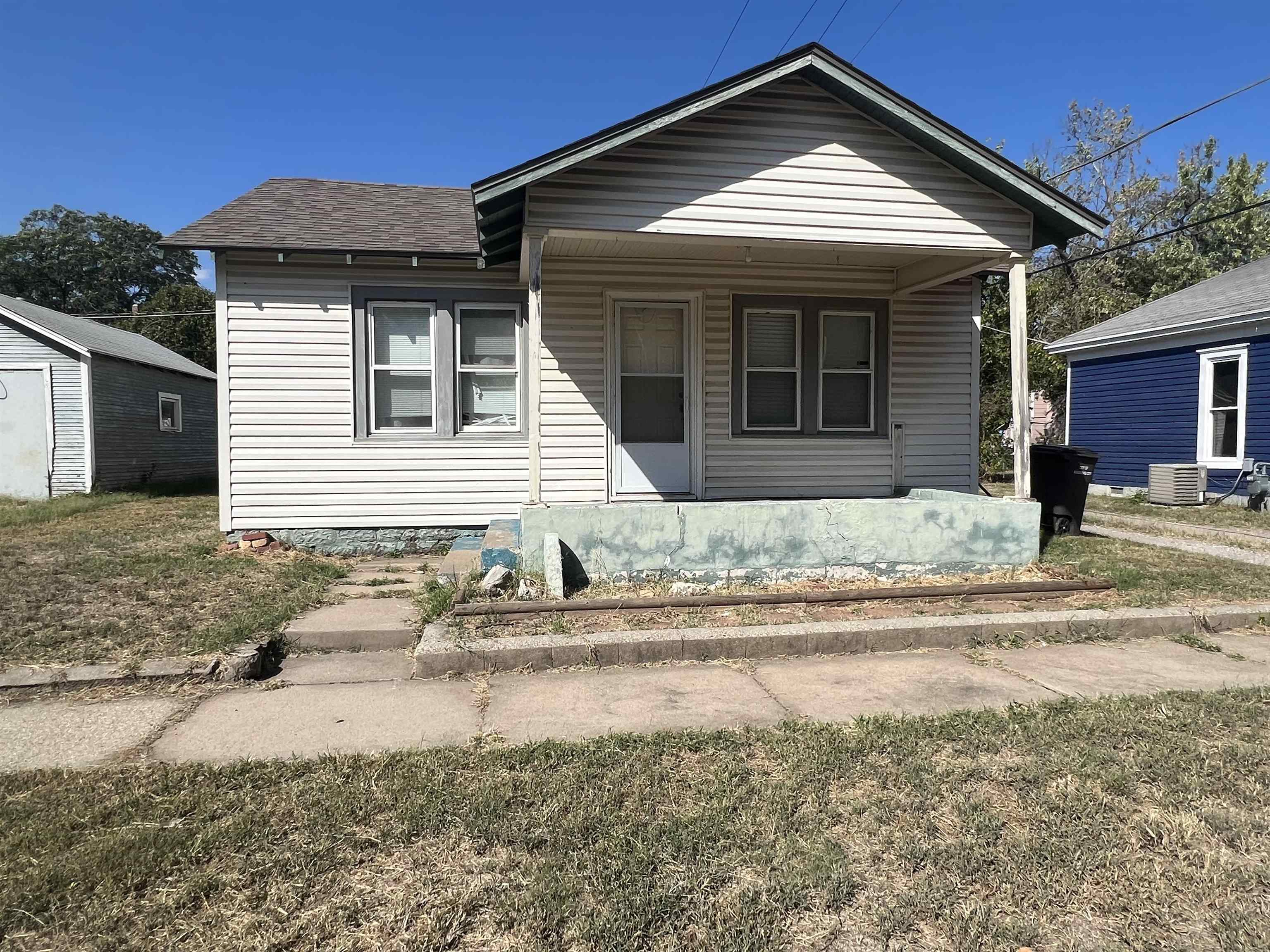 Photo of 412 E Monroe in Arkansas City, KS