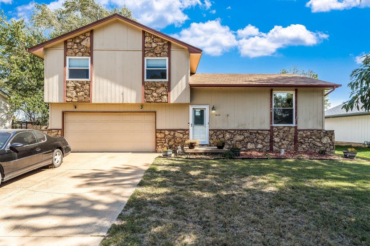 Photo of 4820 S Martinson Cir in Wichita, KS