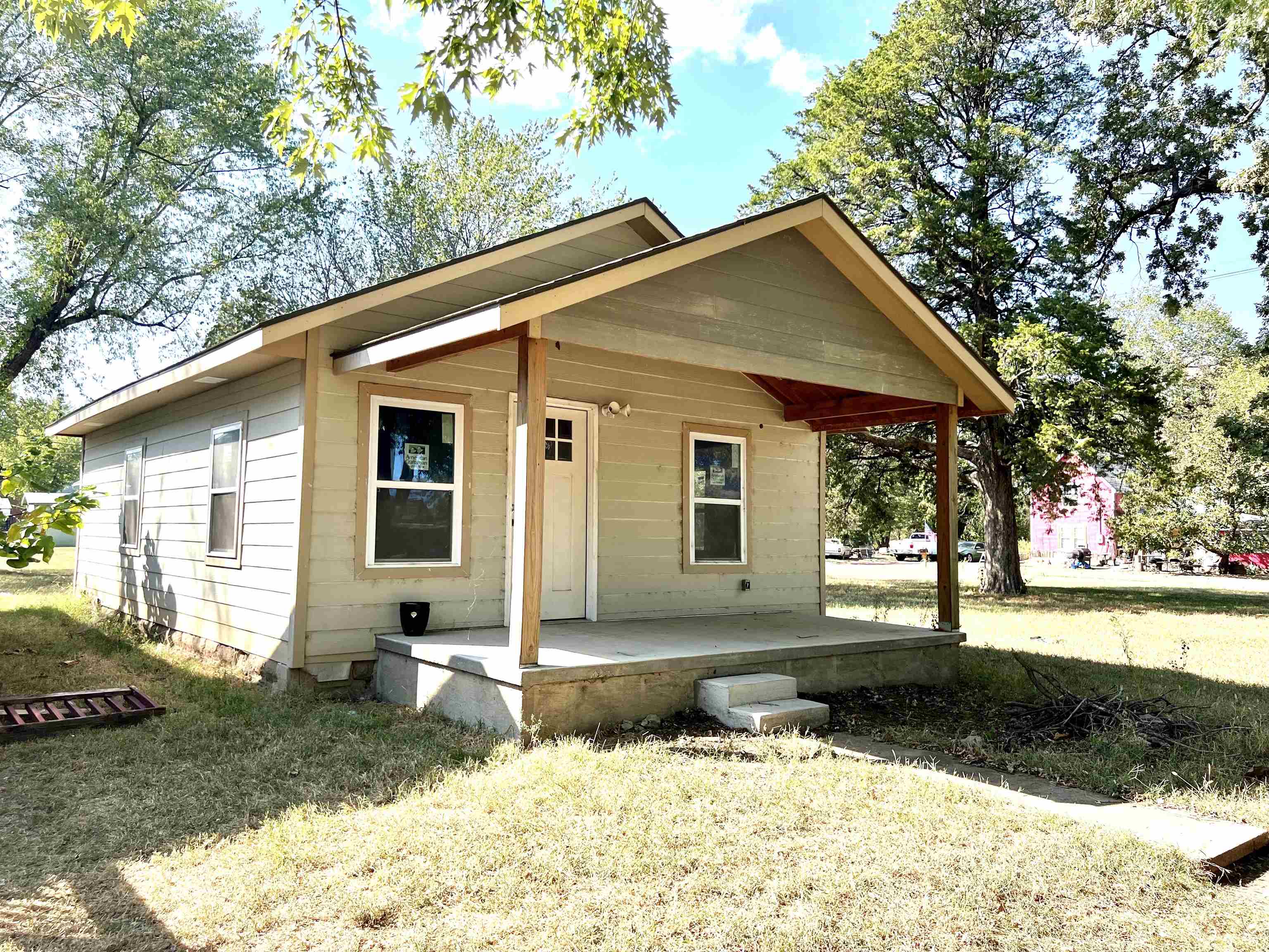 Photo of 1205 S L in Arkansas City, KS