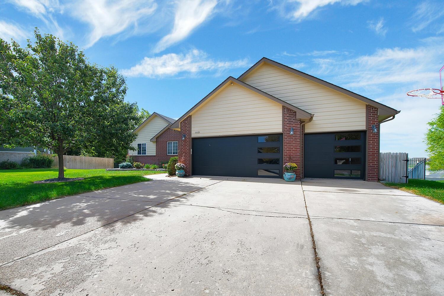 Photo of 11621 W Central Park Ct in Wichita, KS