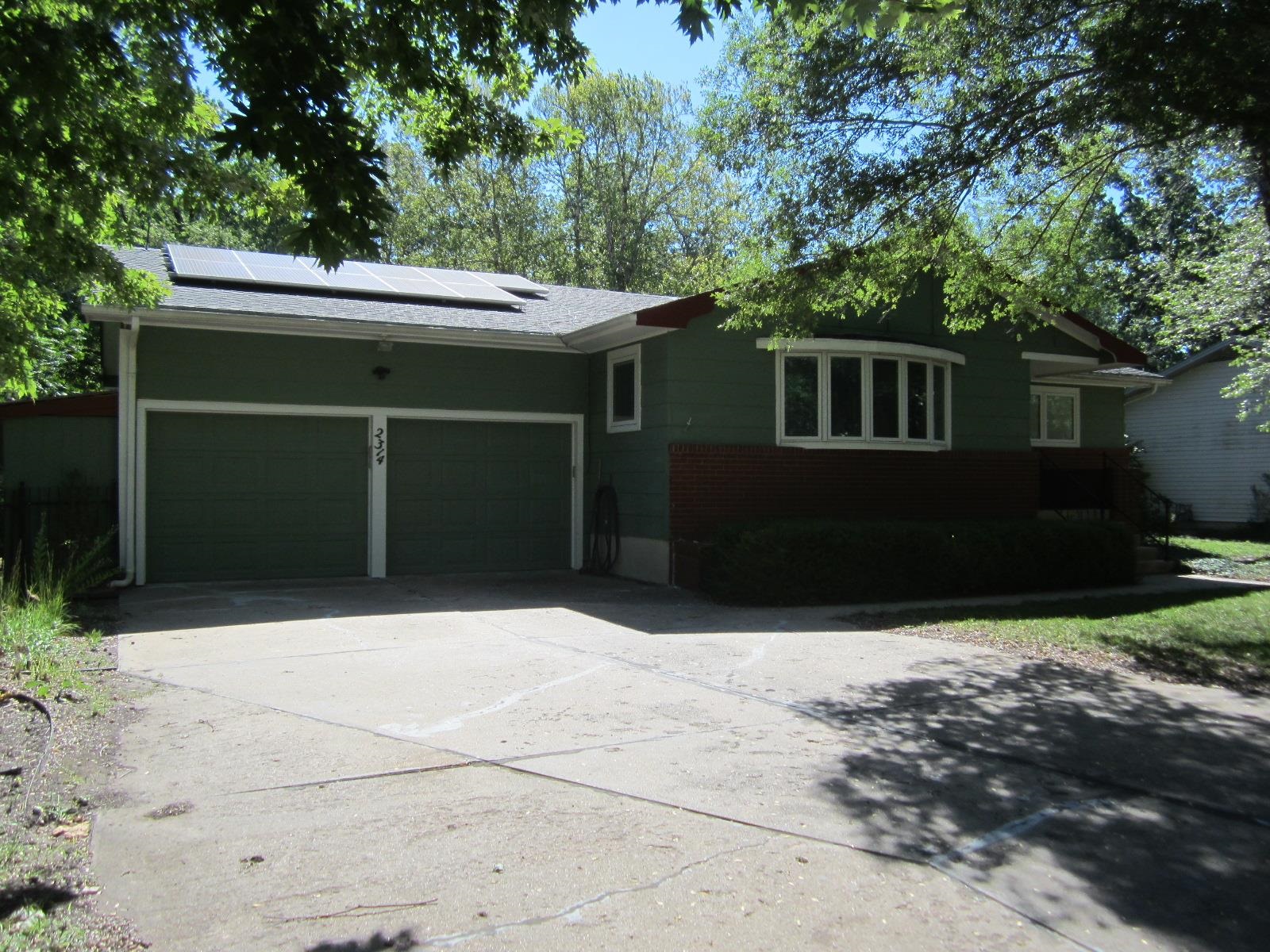 Photo of 2314 Rosewood Ave in North Newton, KS