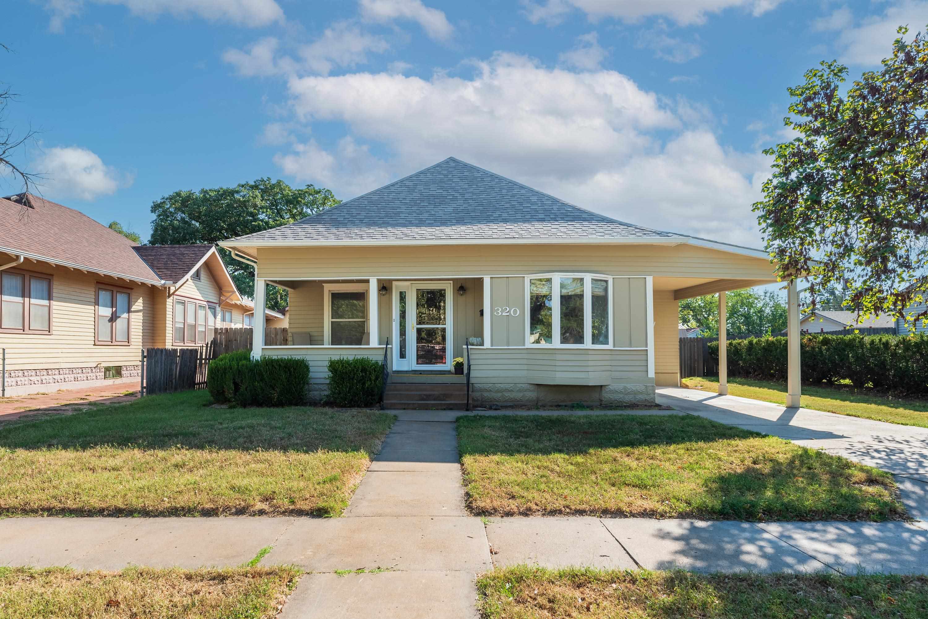 Photo of 320 Walnut in Halstead, KS