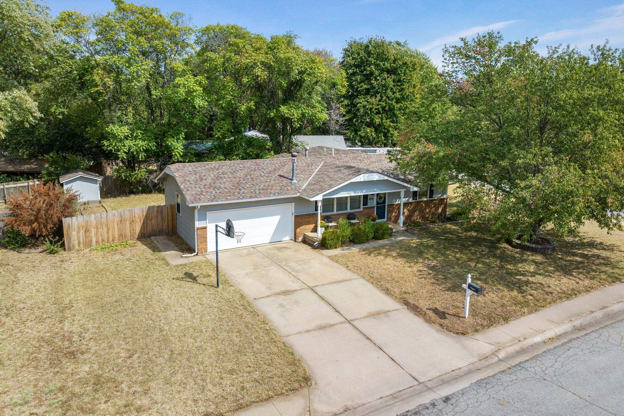 Photo of 1424 Mundell Dr in Mulvane, KS