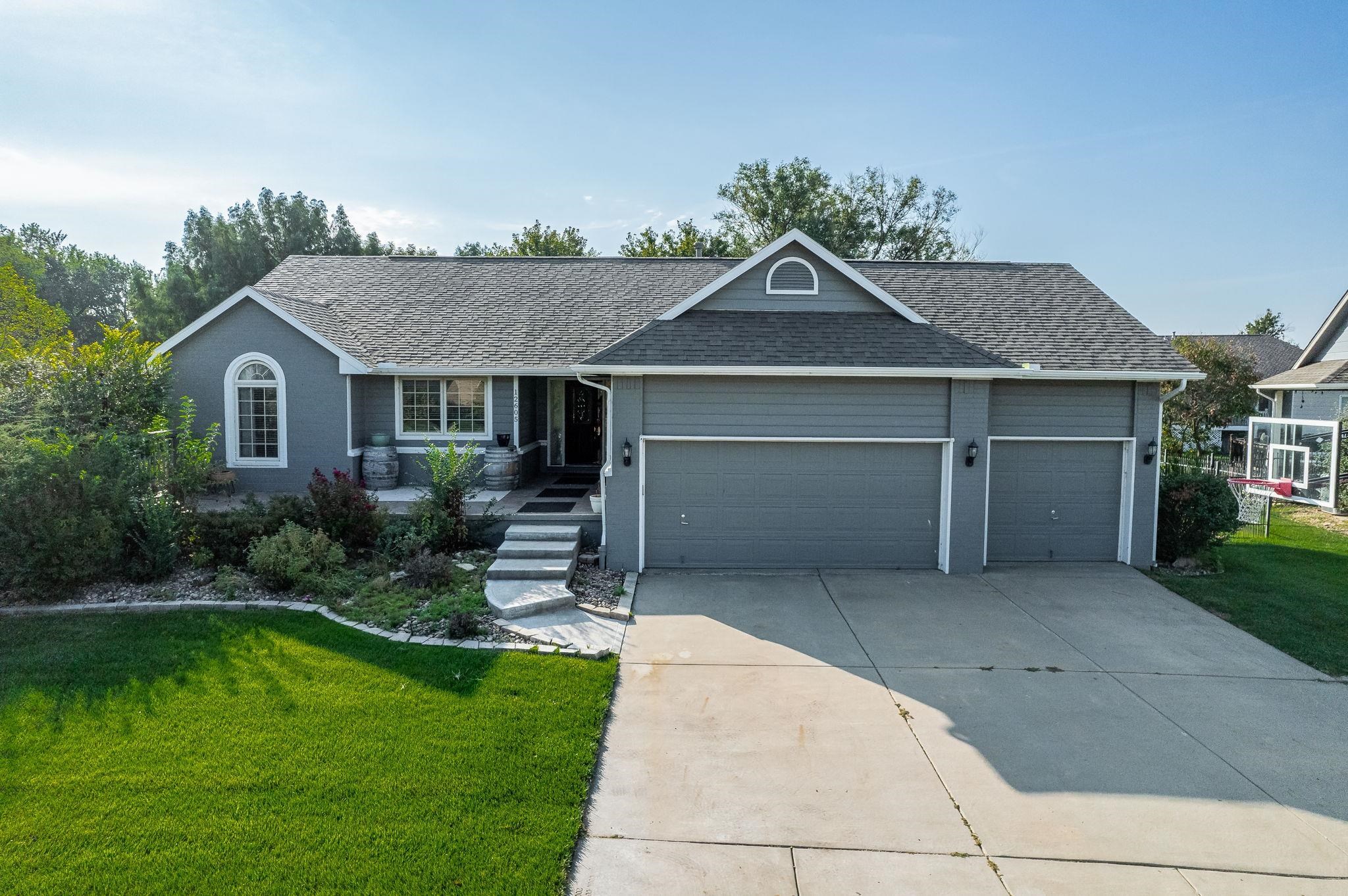Photo of 12605 W Rolling Hills Cir in Wichita, KS