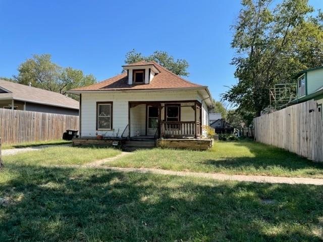 Photo of 422 N Millwood St in Wichita, KS