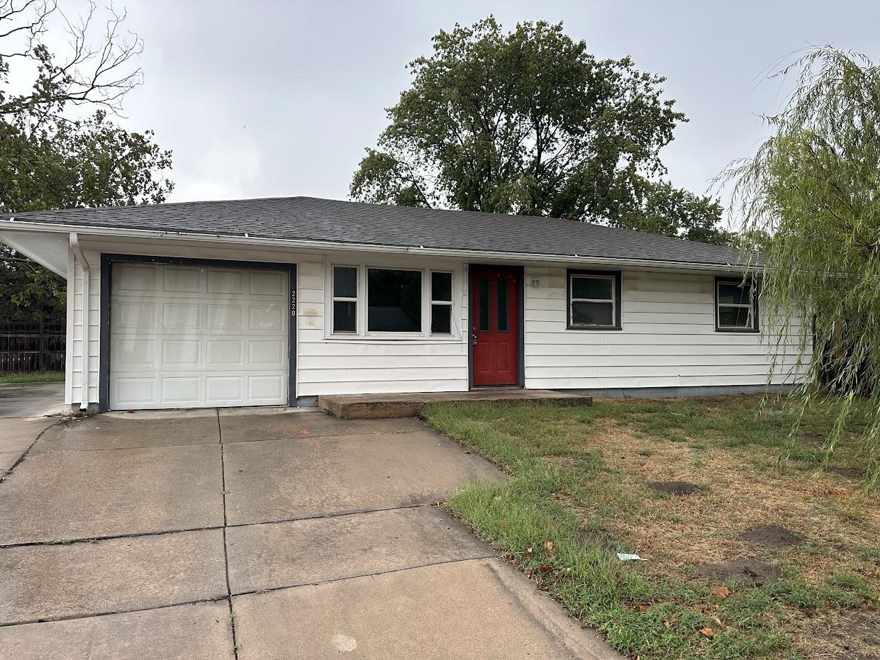 Photo of 2220 W 34th St S in Wichita, KS
