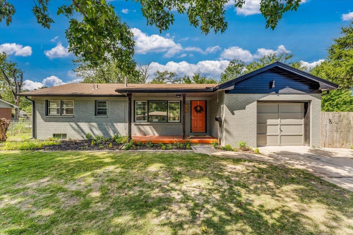 Photo of 975 N Emerson in Wichita, KS