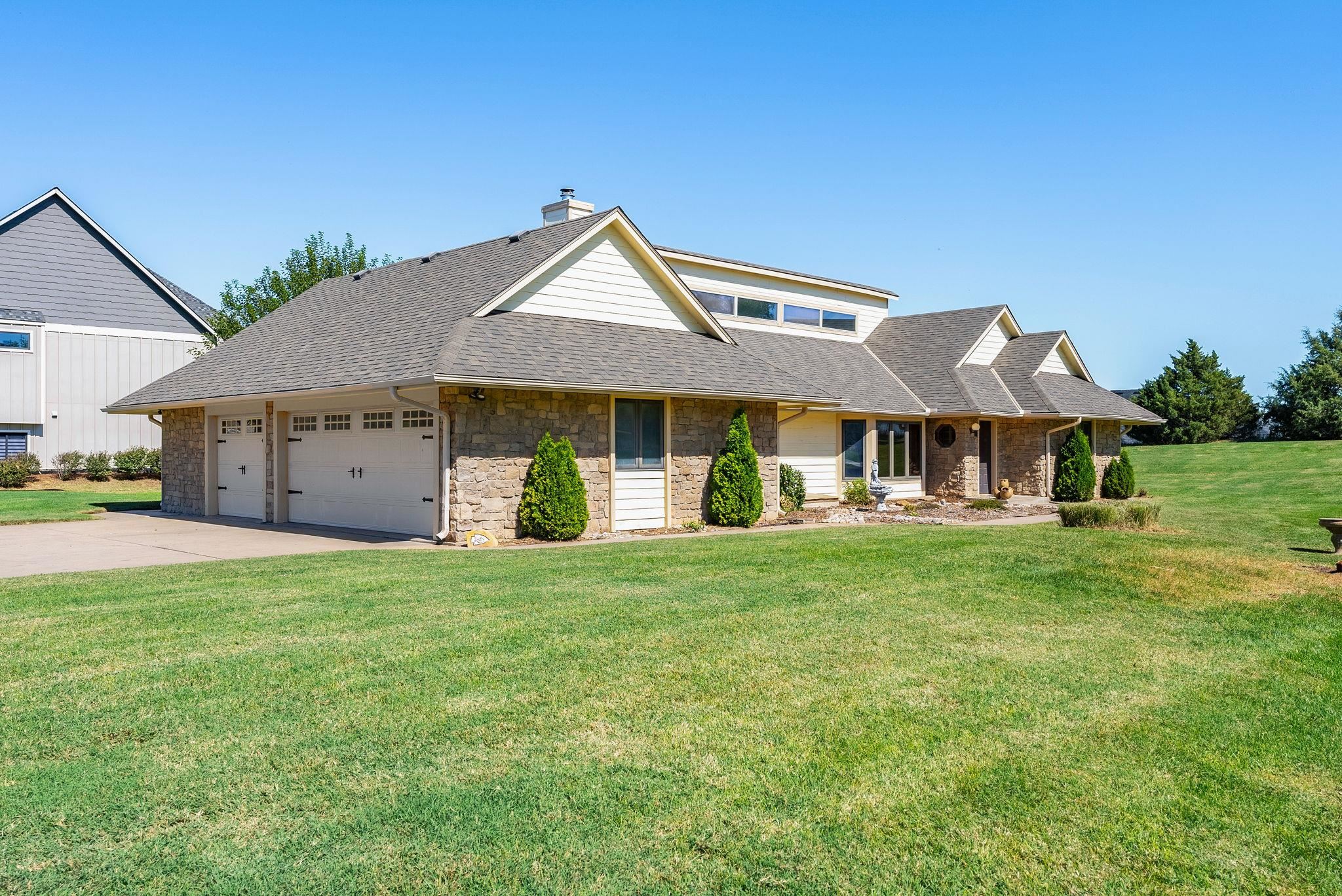 Photo of 3840 N Lily Cir in Maize, KS