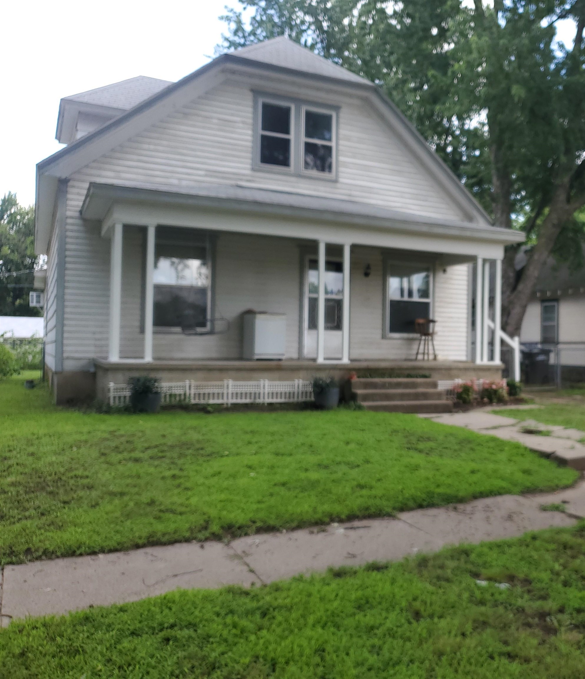 Photo of 606 N B St in Arkansas City, KS