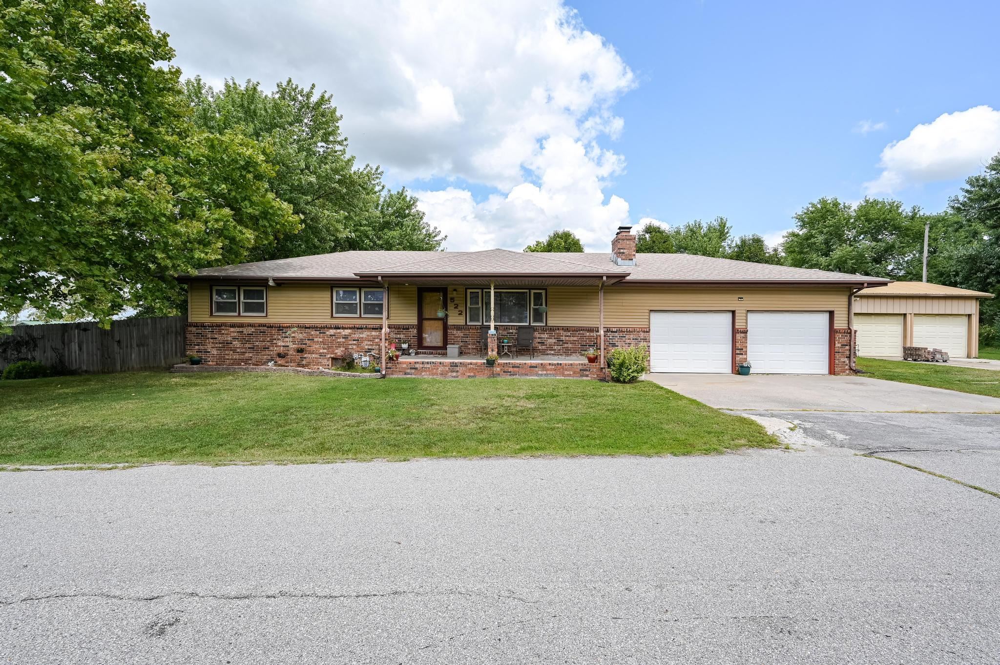 Photo of 522 W Mina St in Udall, KS
