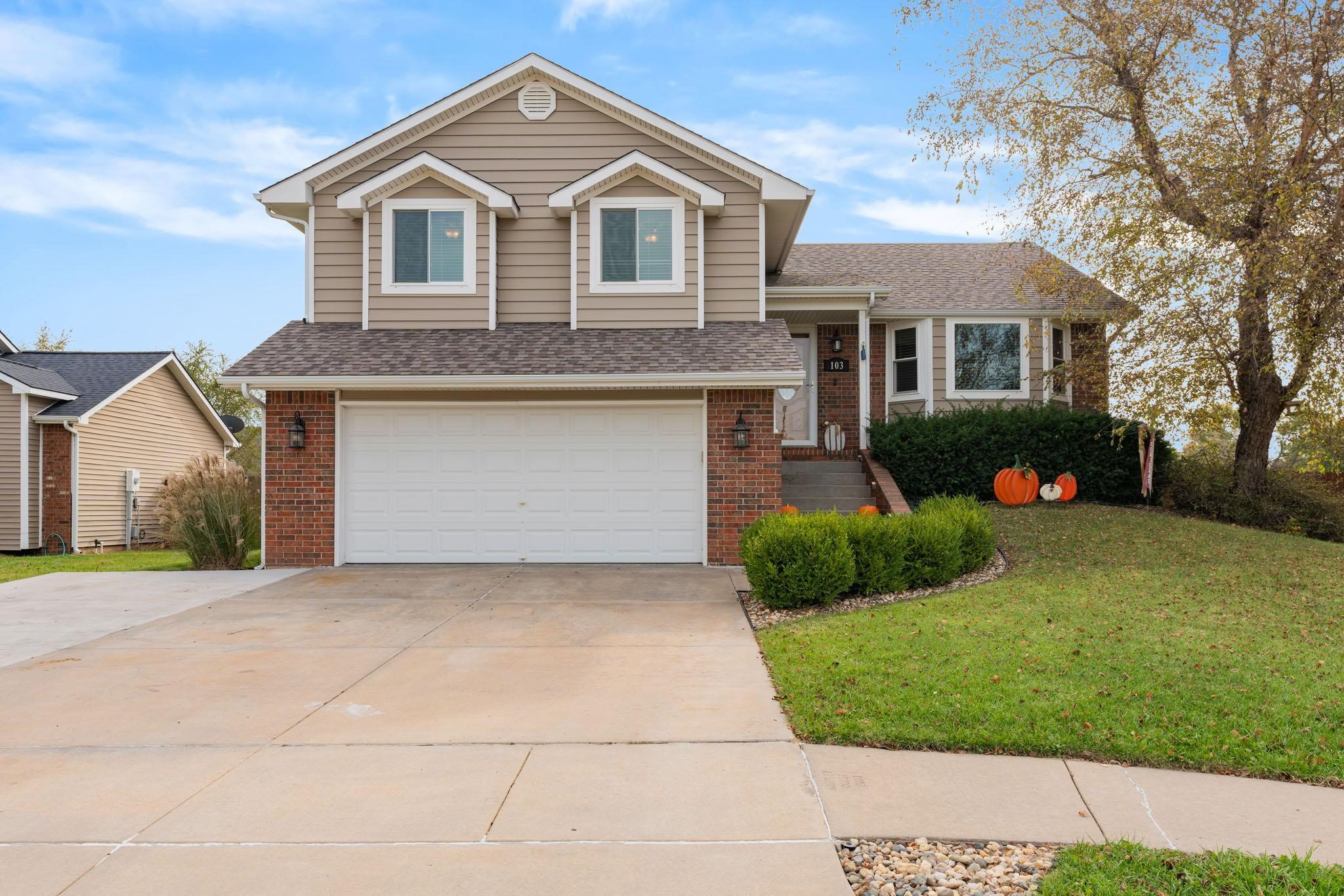 Photo of 103 E Lockridge St in Mulvane, KS