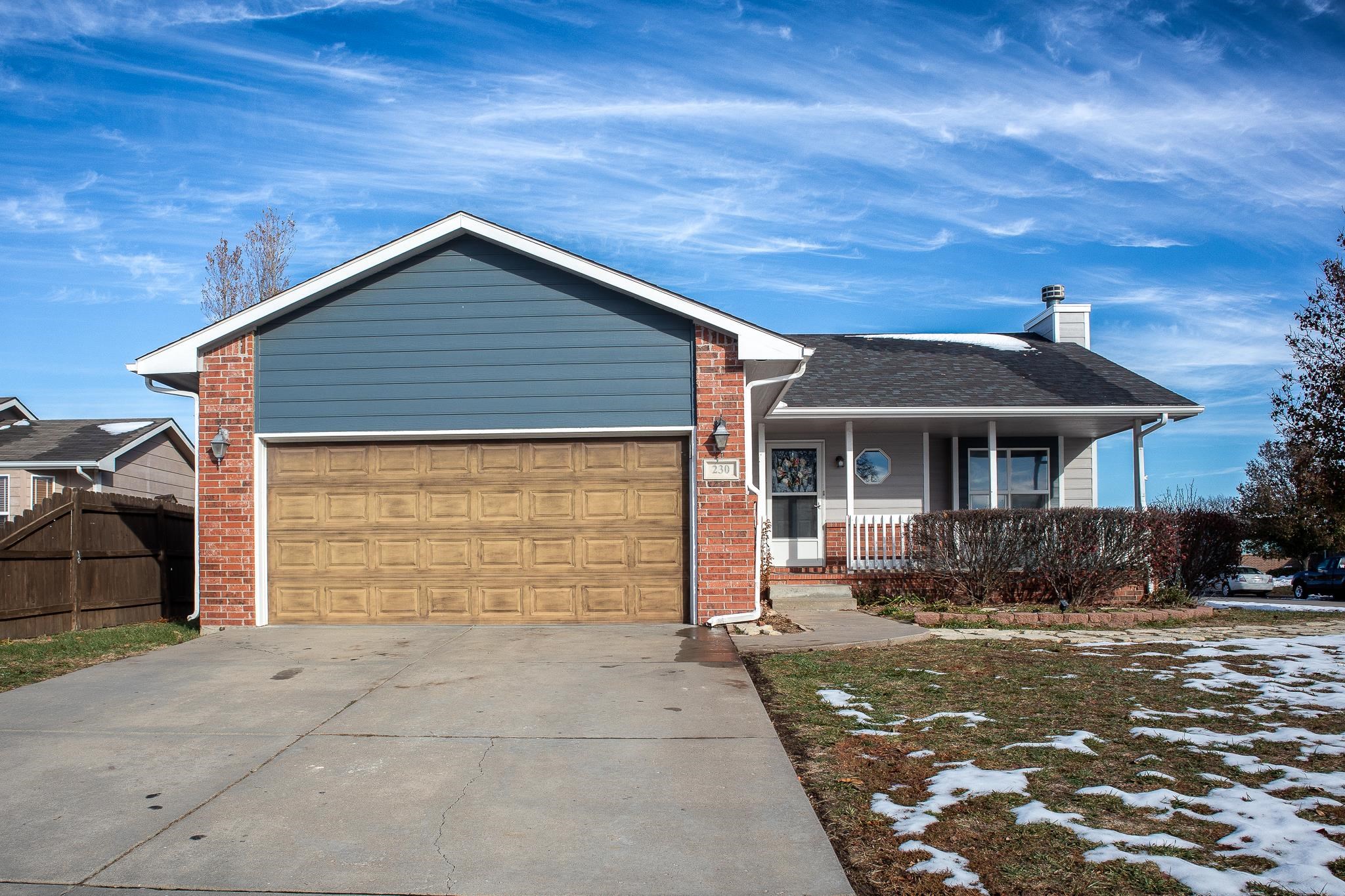 Photo of 230 Sutton Dr in Newton, KS