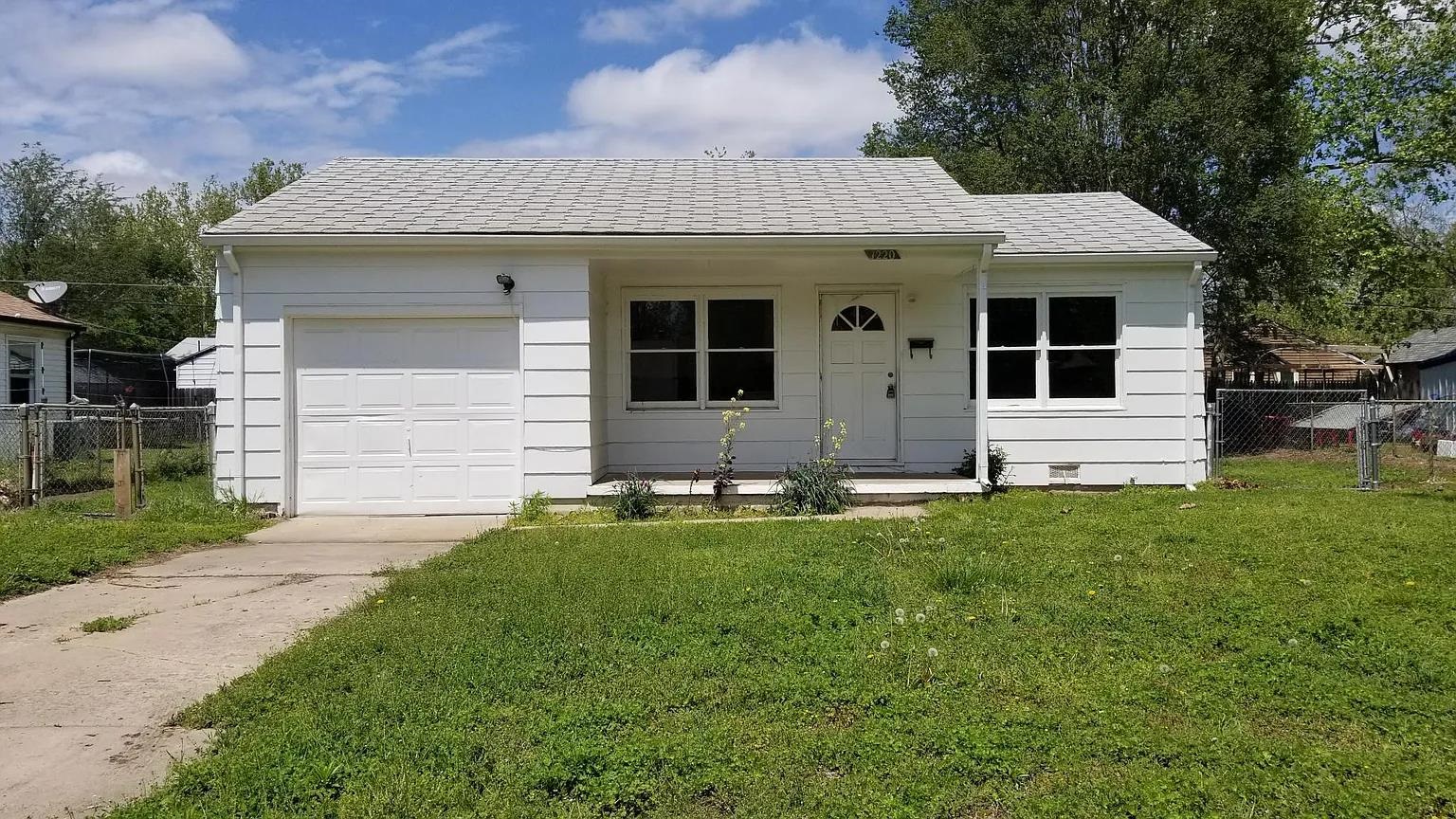 Photo of 1220 E 31st St S in Wichita, KS