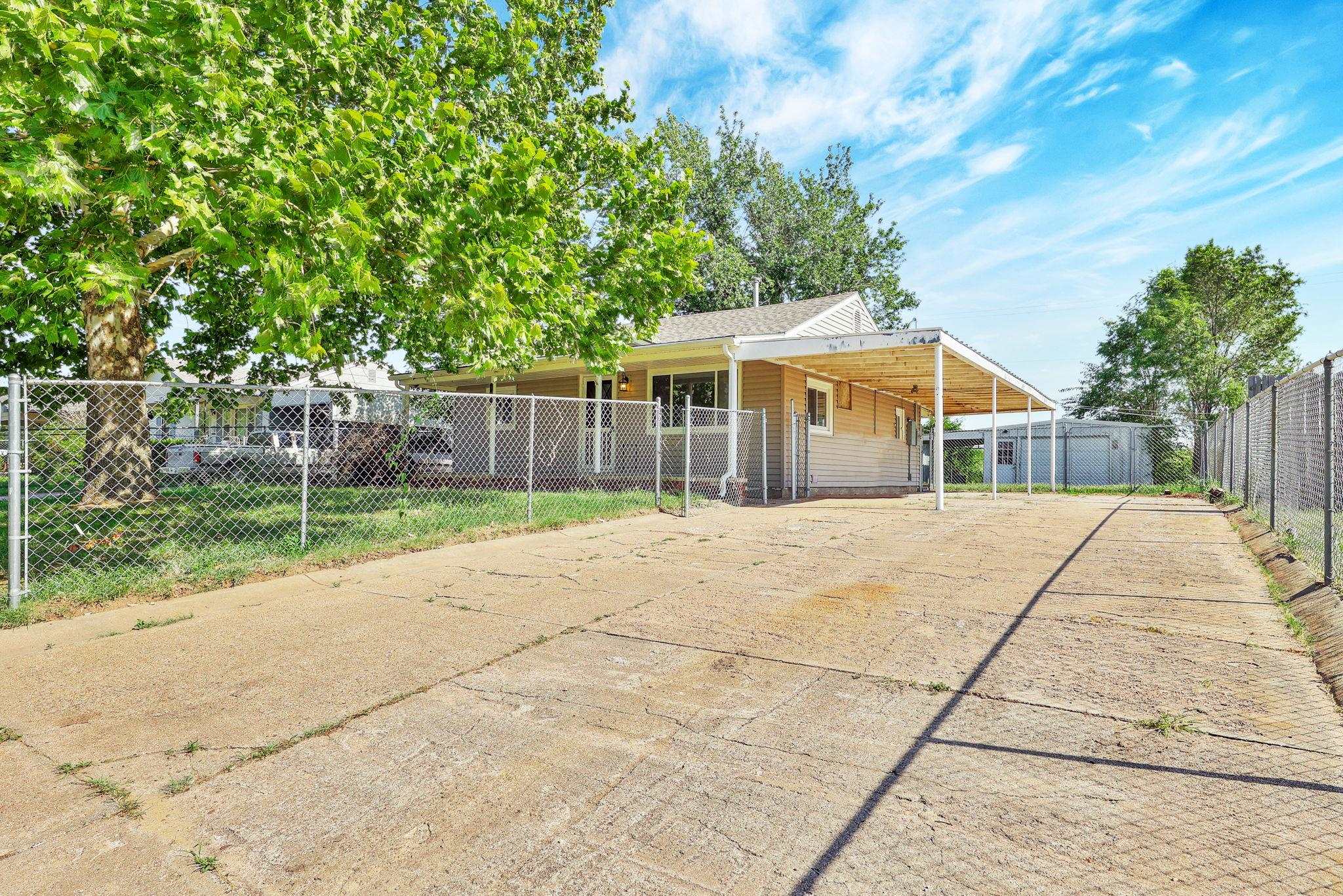 Photo of 125 W Grover in Haysville, KS