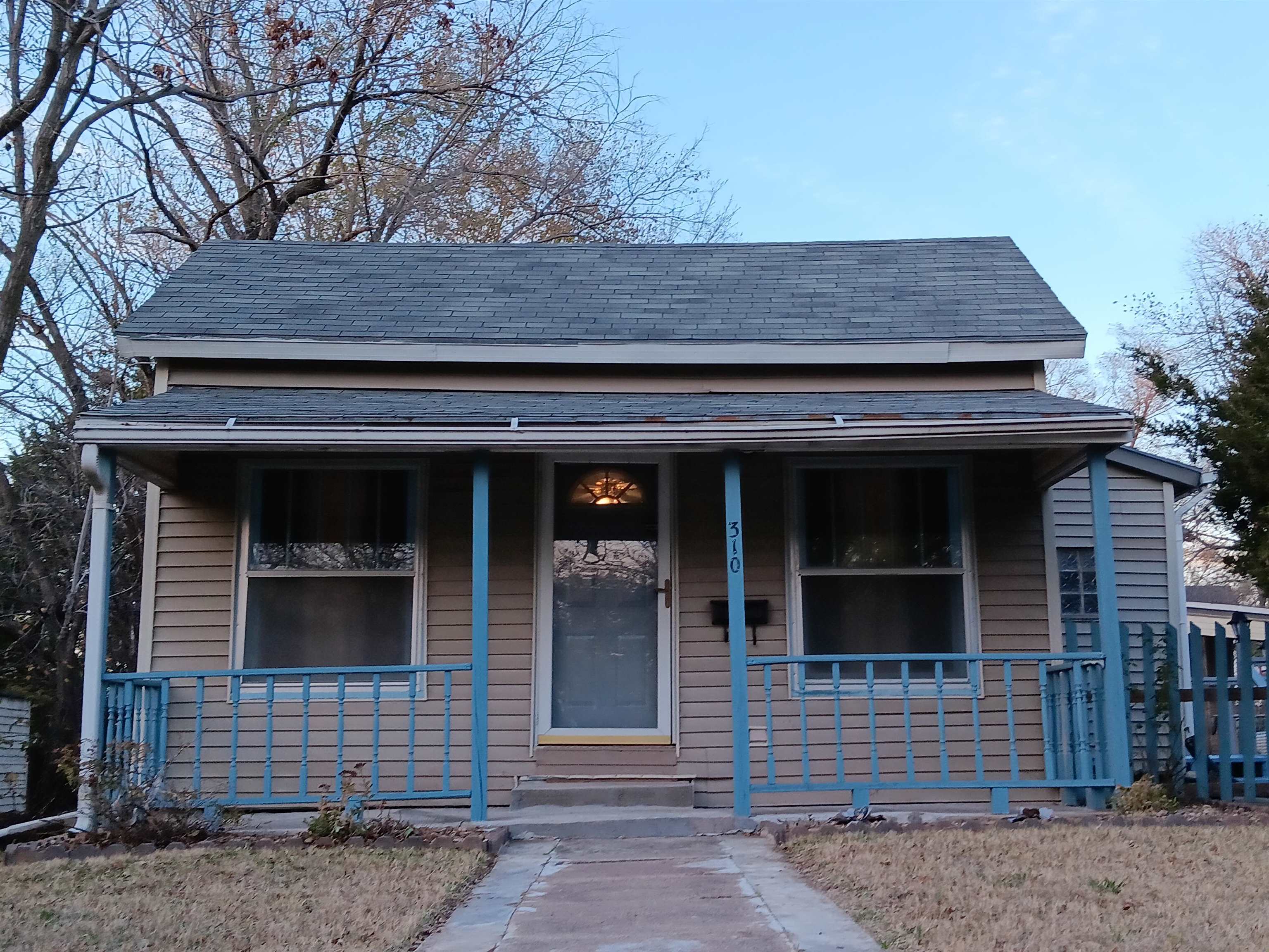 Photo of 310 SE 5th St in Newton, KS