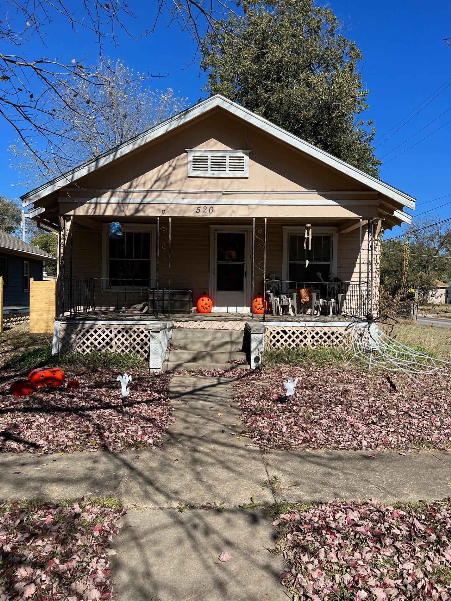 Photo of 520 E 15th Ave in Winfield, KS