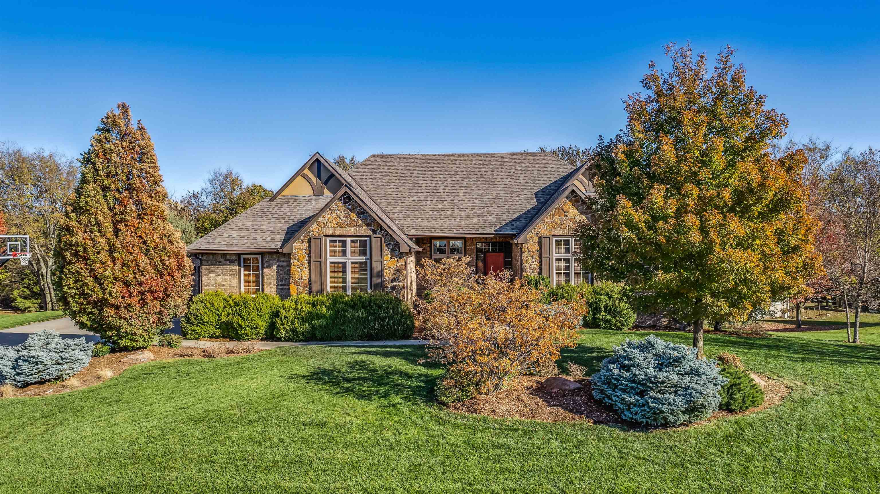 Photo of 3104 N Willow Crk in Rose Hill, KS