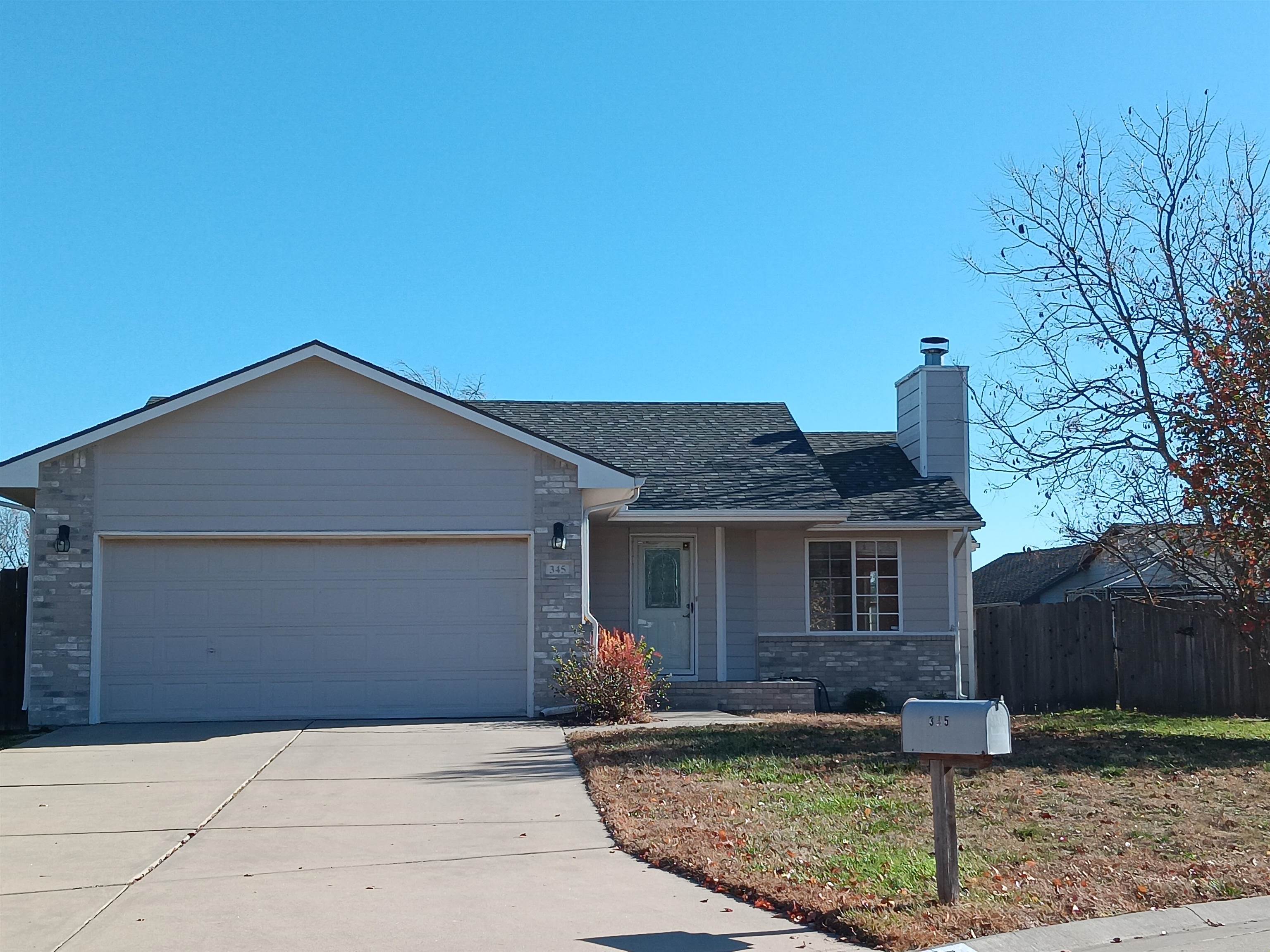 Photo of 345 Victoria Ct in Newton, KS