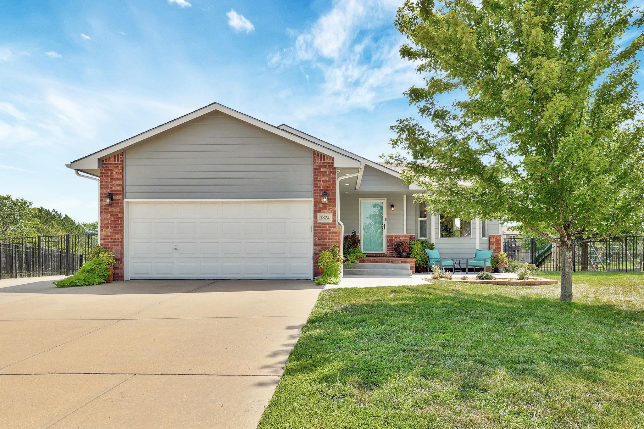 Photo of 1824 N Wolfberry Ct in Andover, KS