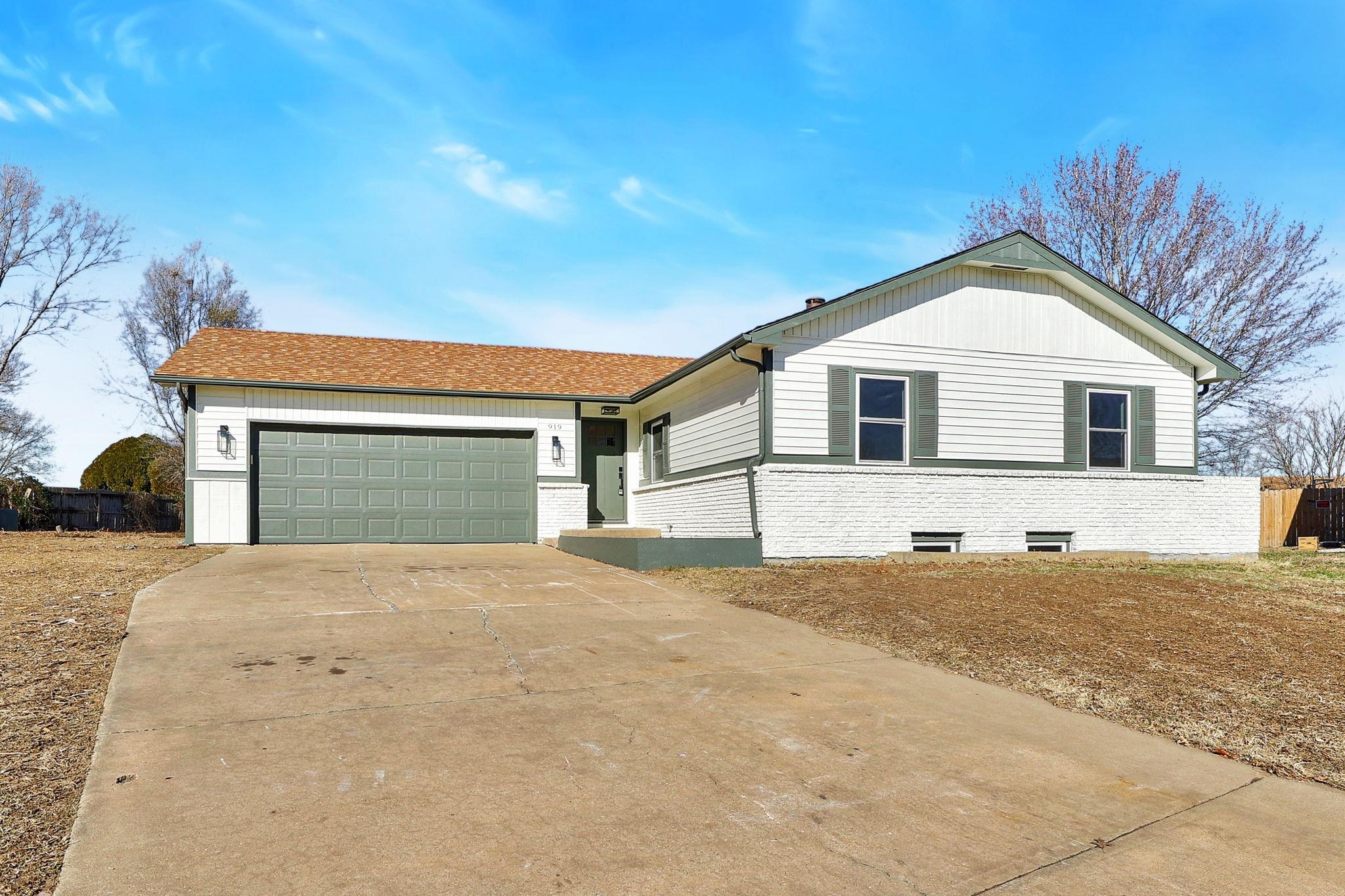 Photo of 919 S Breckenridge Ct in Wichita, KS