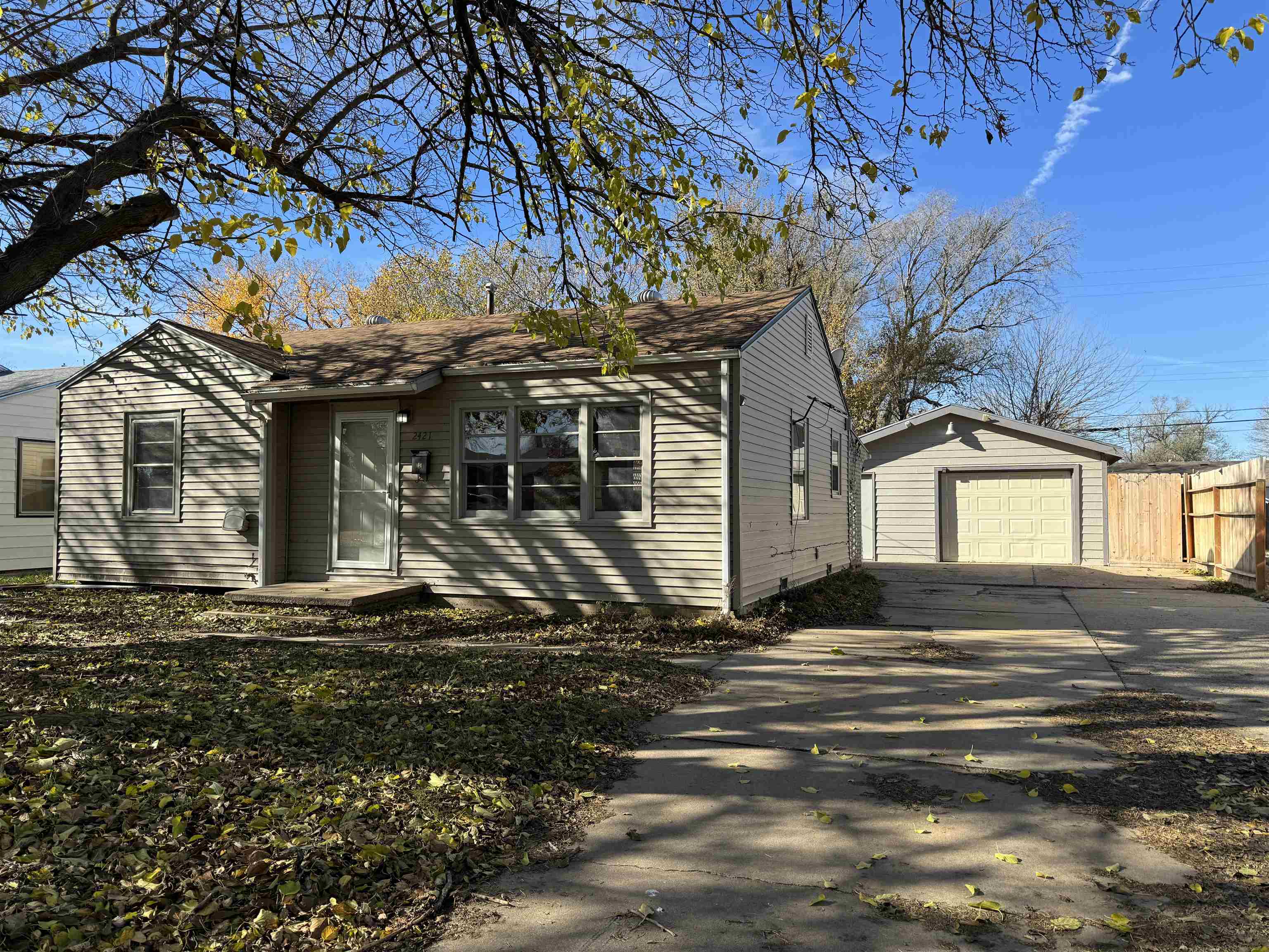 Photo of 2421 S Bennett Ave in Wichita, KS