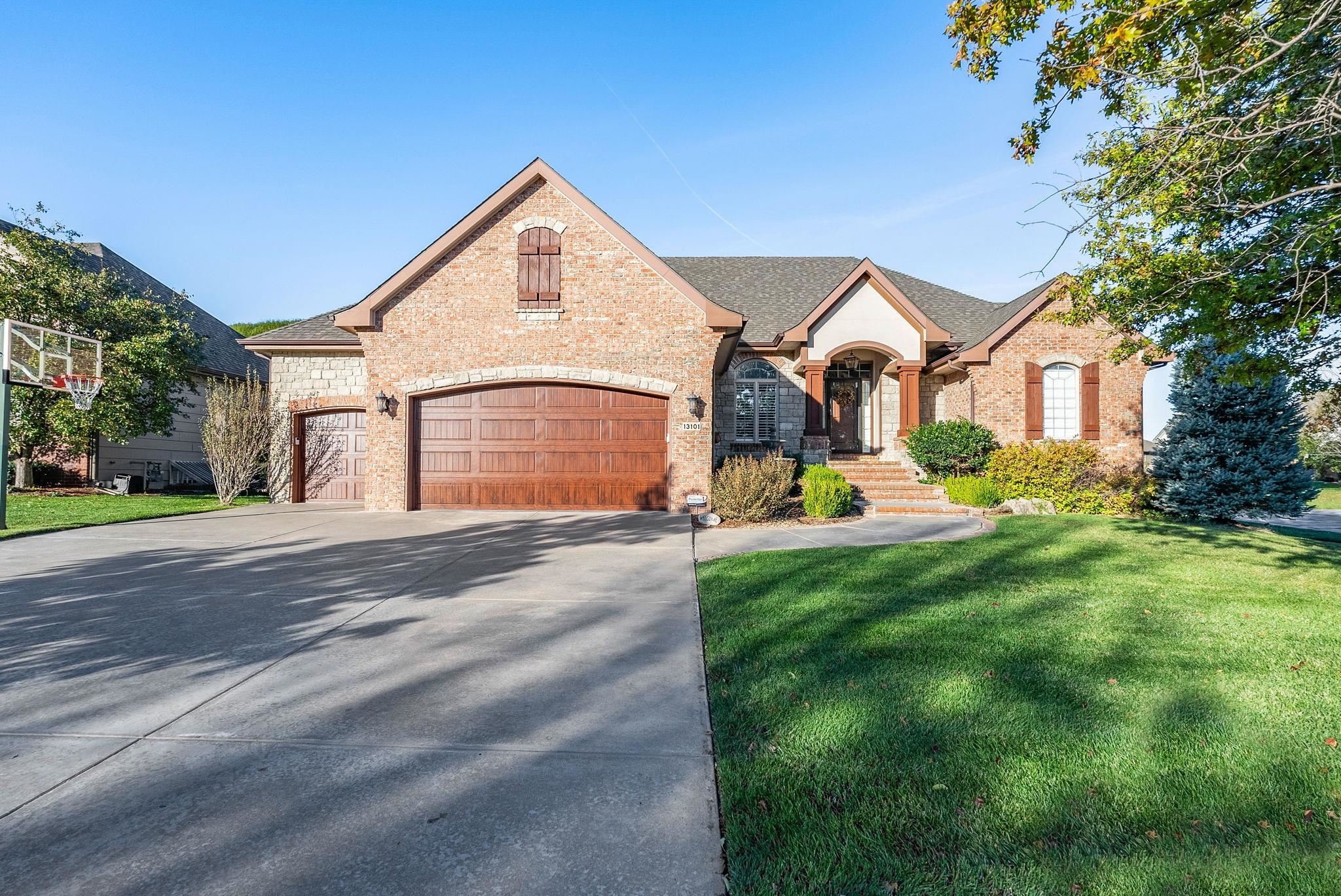 Photo of 13101 E Bridlewood Ct in Wichita, KS