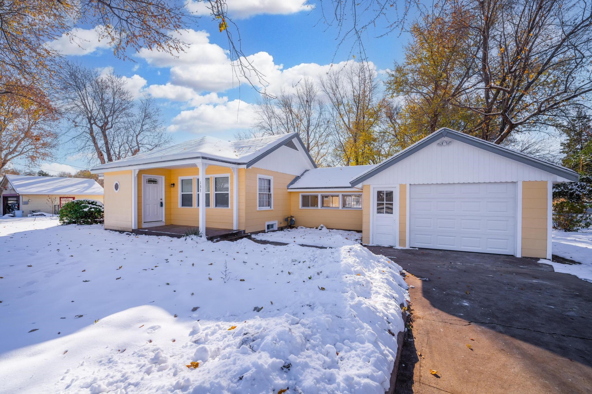 Photo of 137 W 55th St S in Wichita, KS