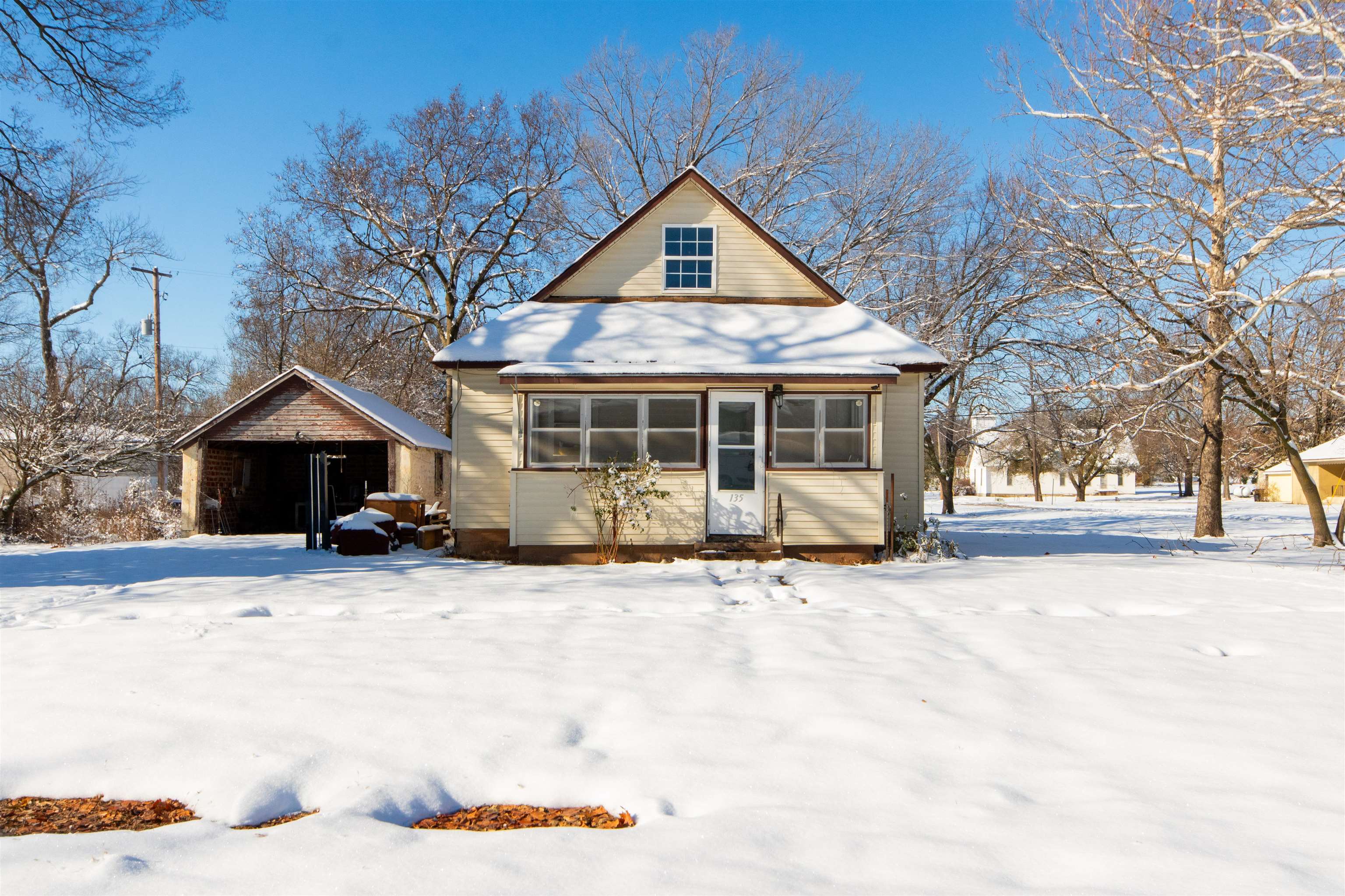 Photo of 135 N Main St in Latham, KS