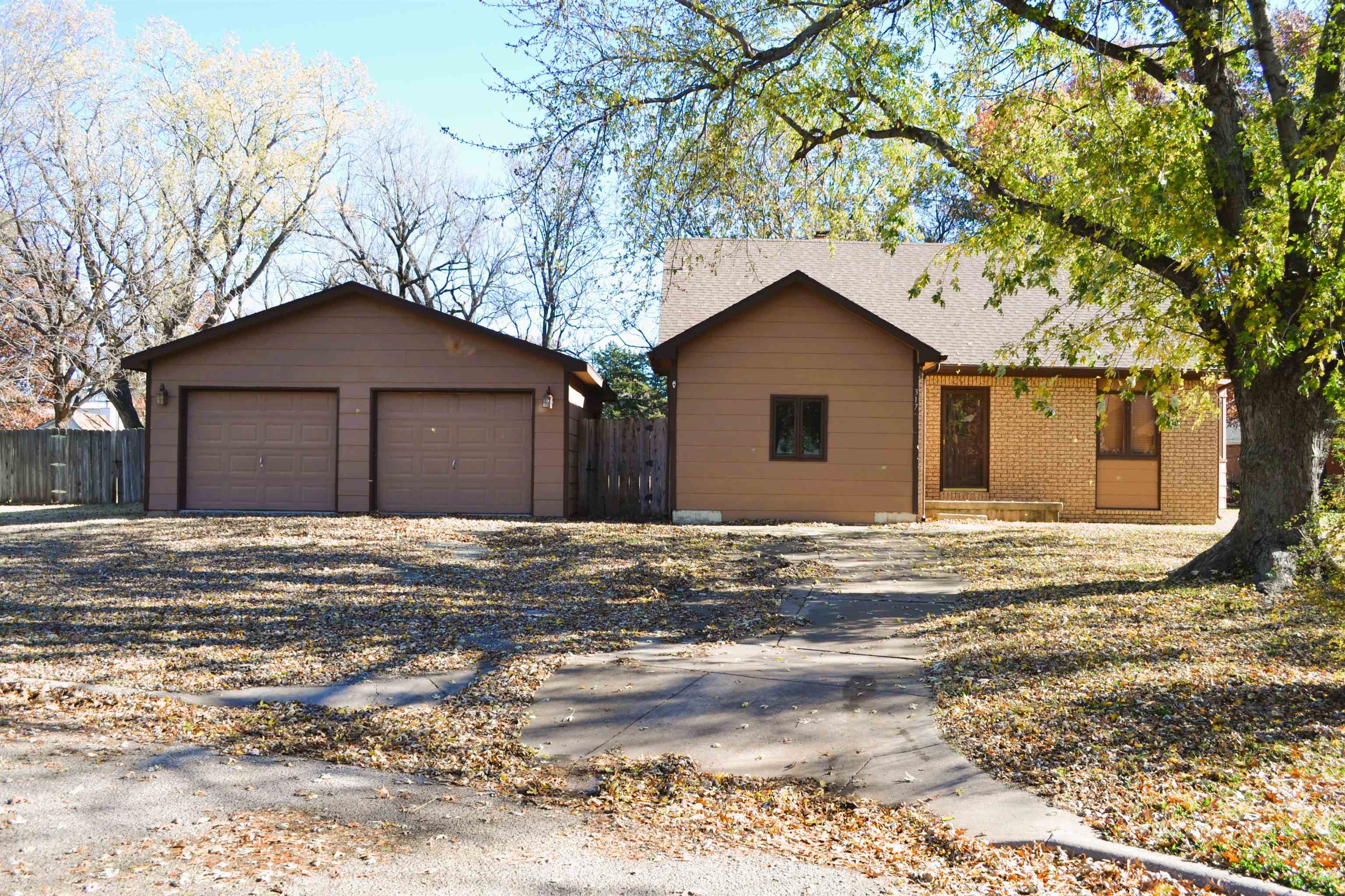 Photo of 317 E Kimberly Ct in Clearwater, KS