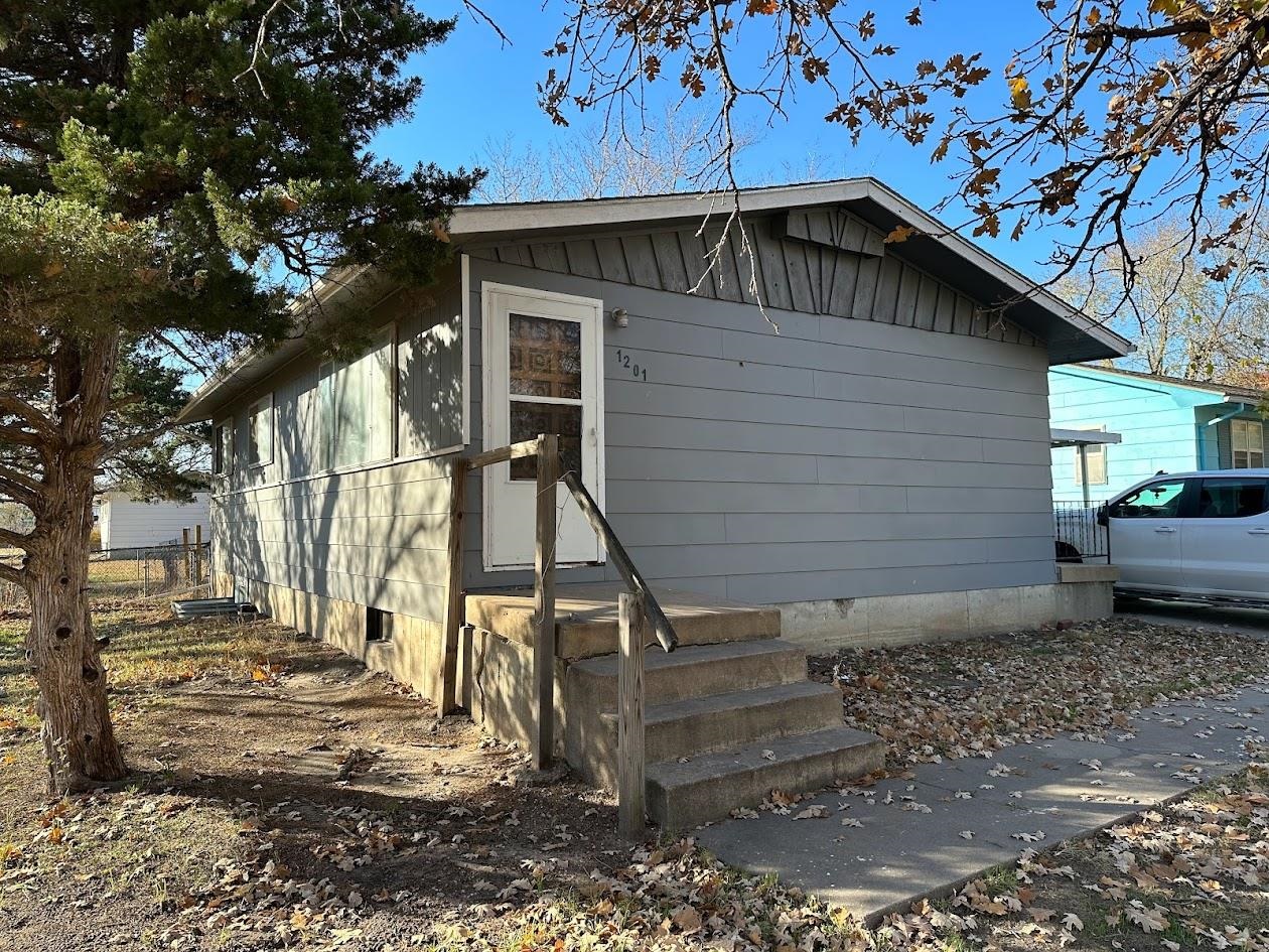 Photo of 1201 N Manchester Ave in Newton, KS