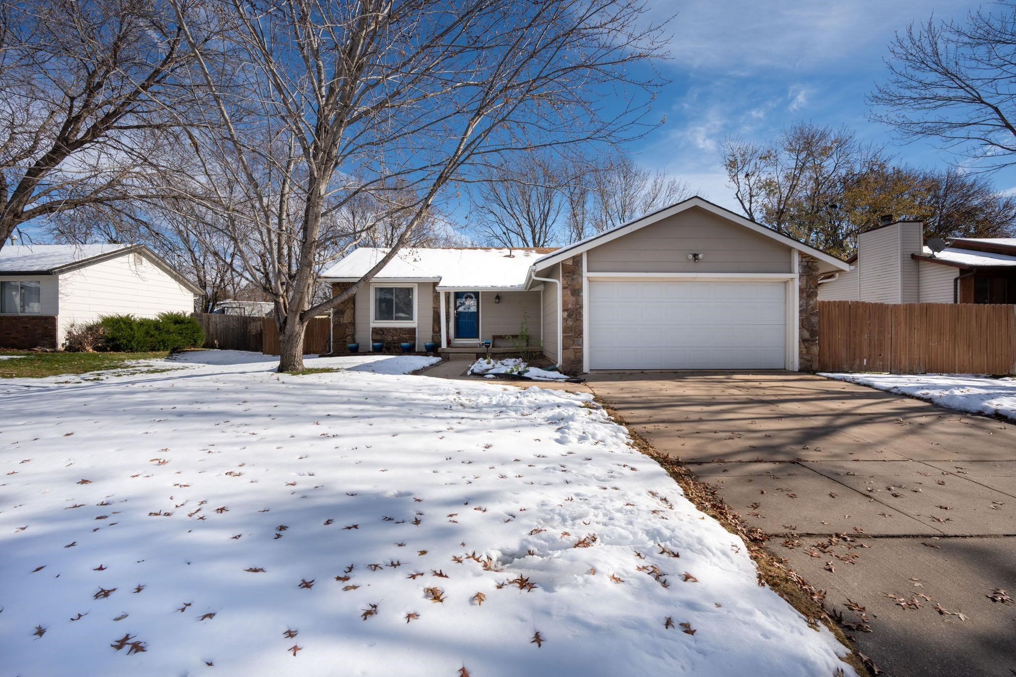 Photo of 214 N Summitlawn St in Wichita, KS