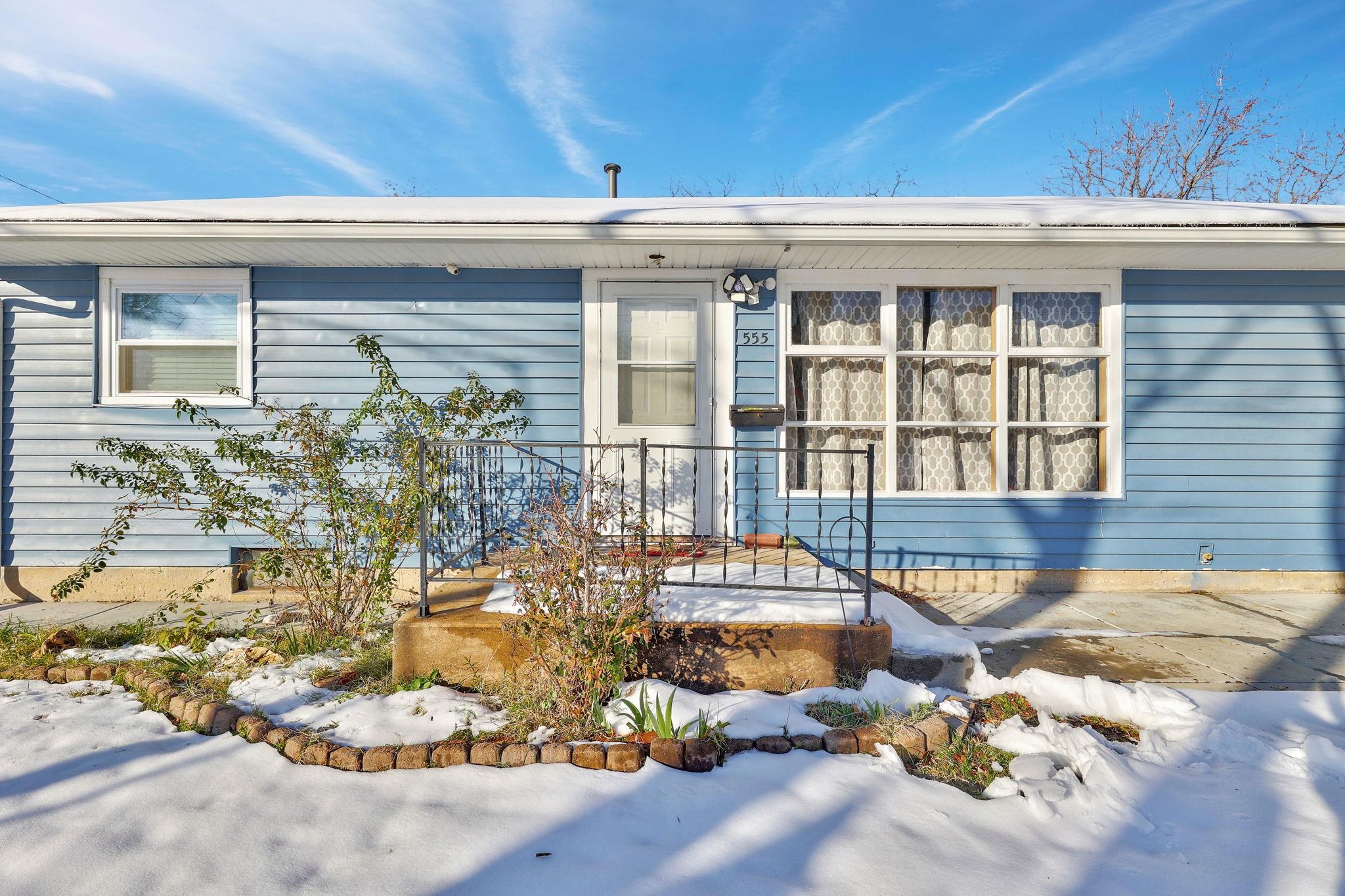 Photo of 555 S Pinecrest Ave in Wichita, KS