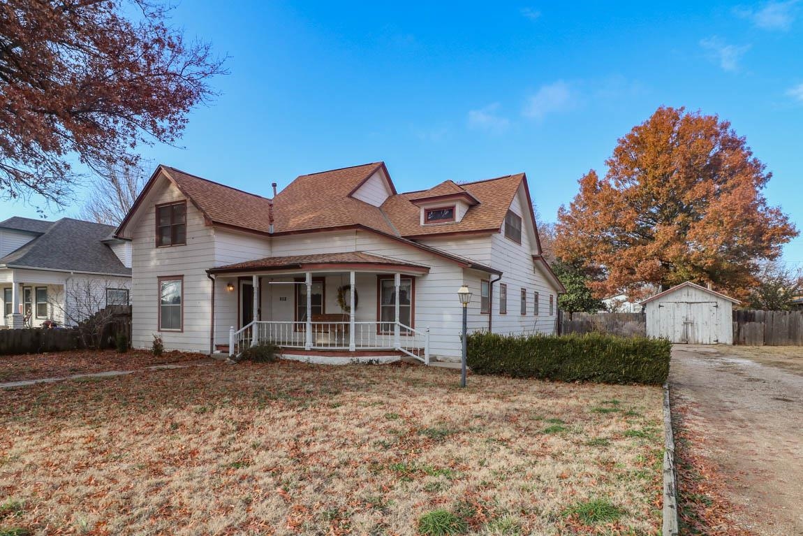 Photo of 512 E Main St in Mulvane, KS