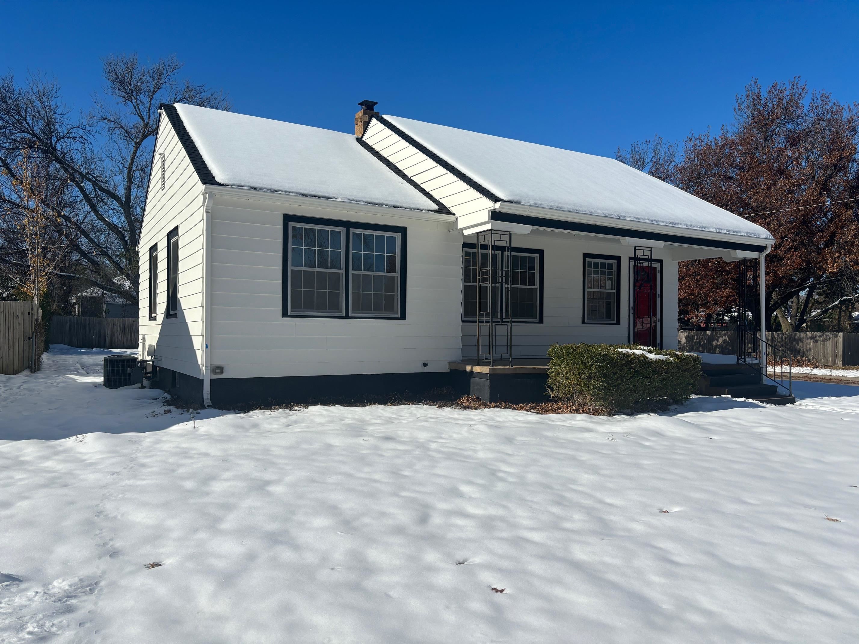 Photo of 1057 N Edgemoor in Wichita, KS