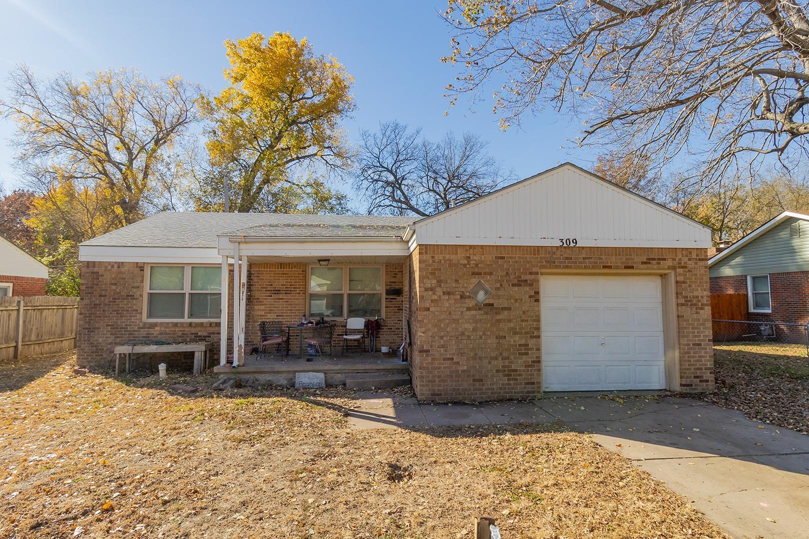 Photo of 309 E Spencer Dr in Haysville, KS