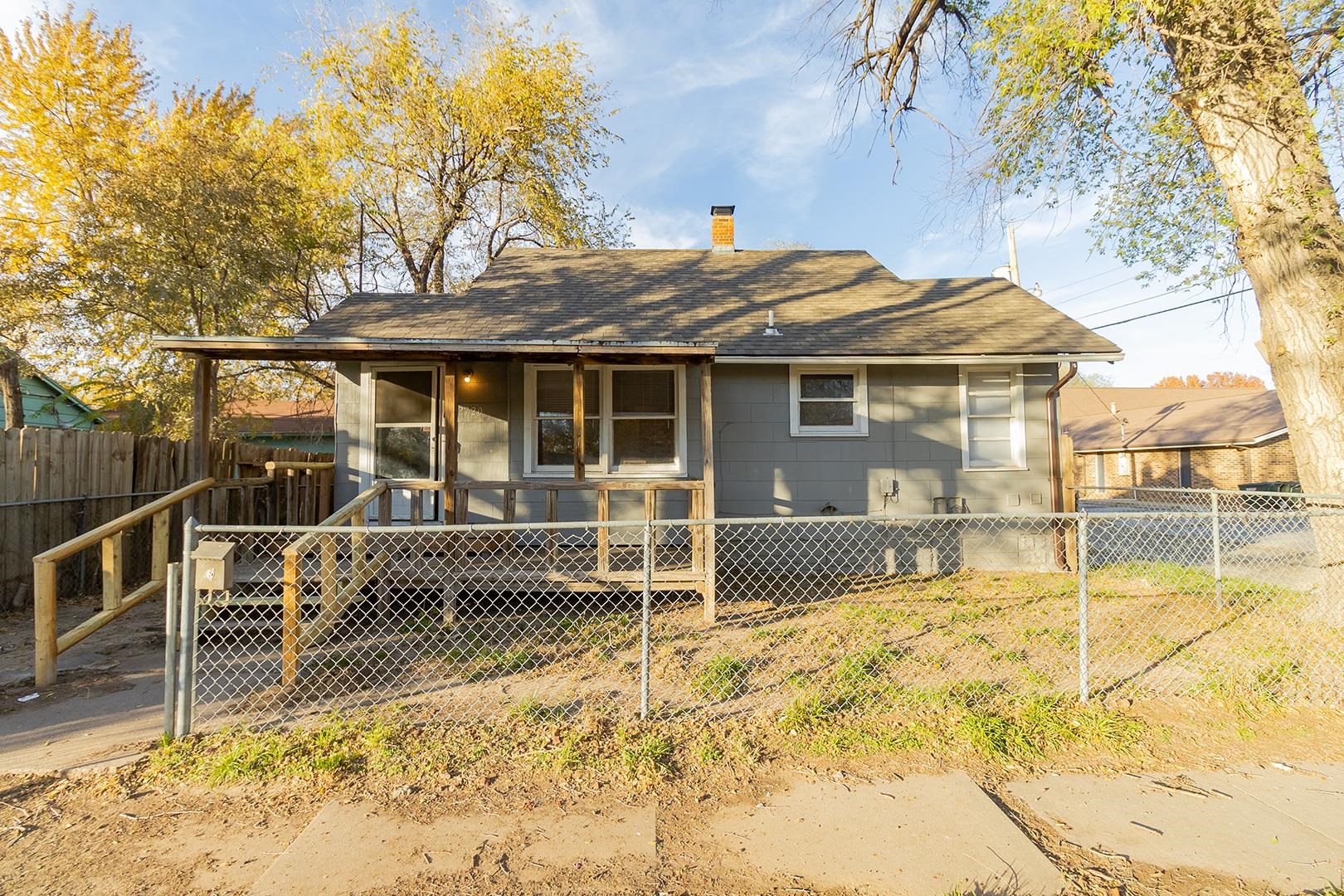 Photo of 2720 W University Ave in Wichita, KS
