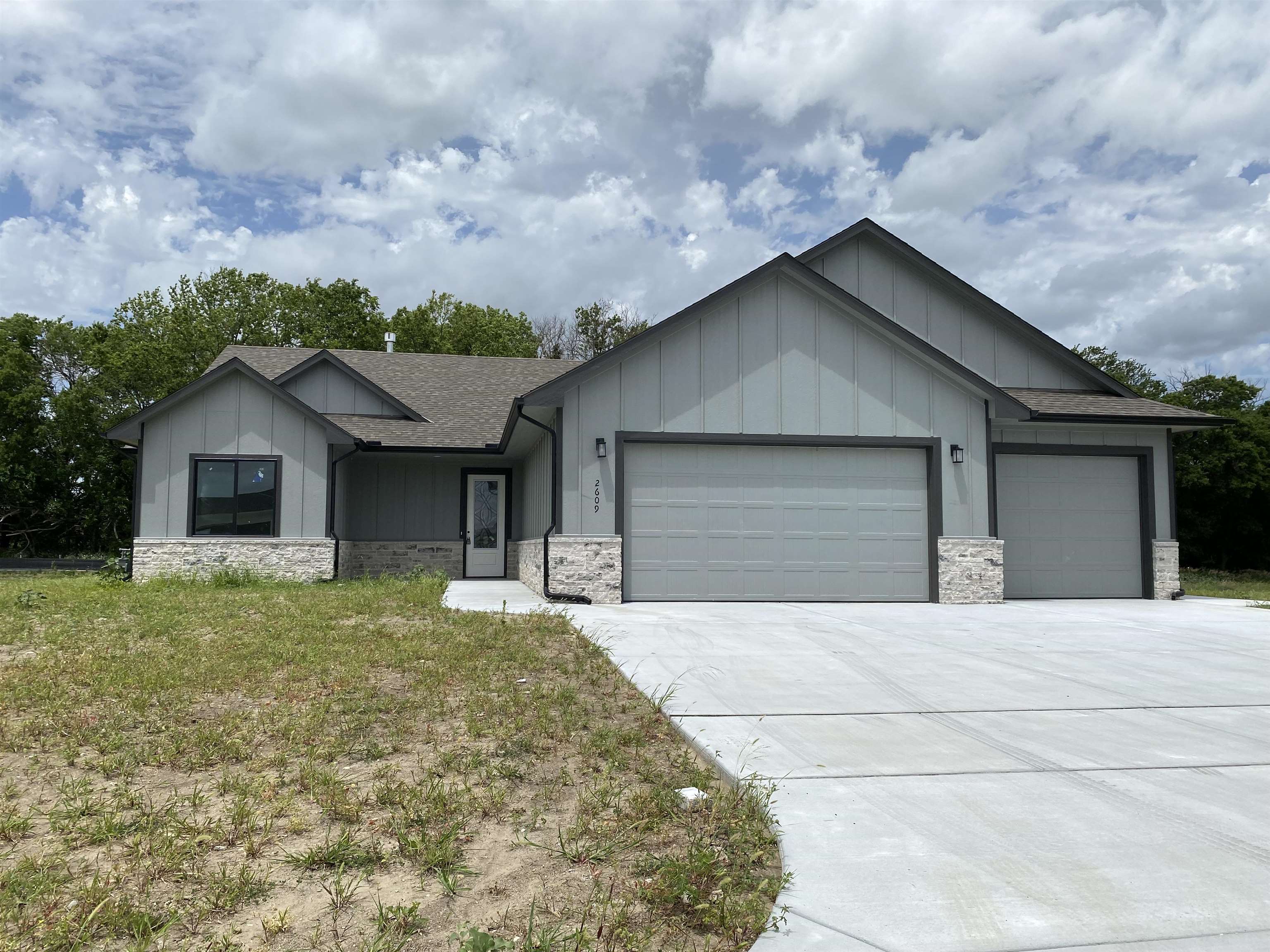 Photo of 2609 S Clear Creek St in Wichita, KS