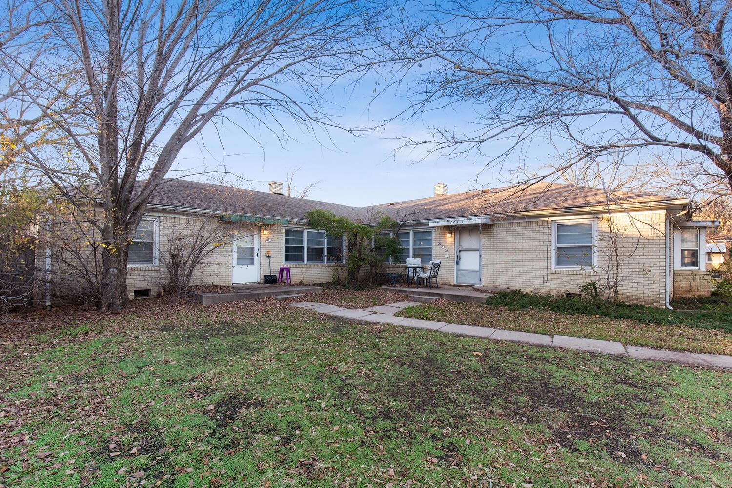 Photo of 653 & 655 N Crestway in Wichita, KS